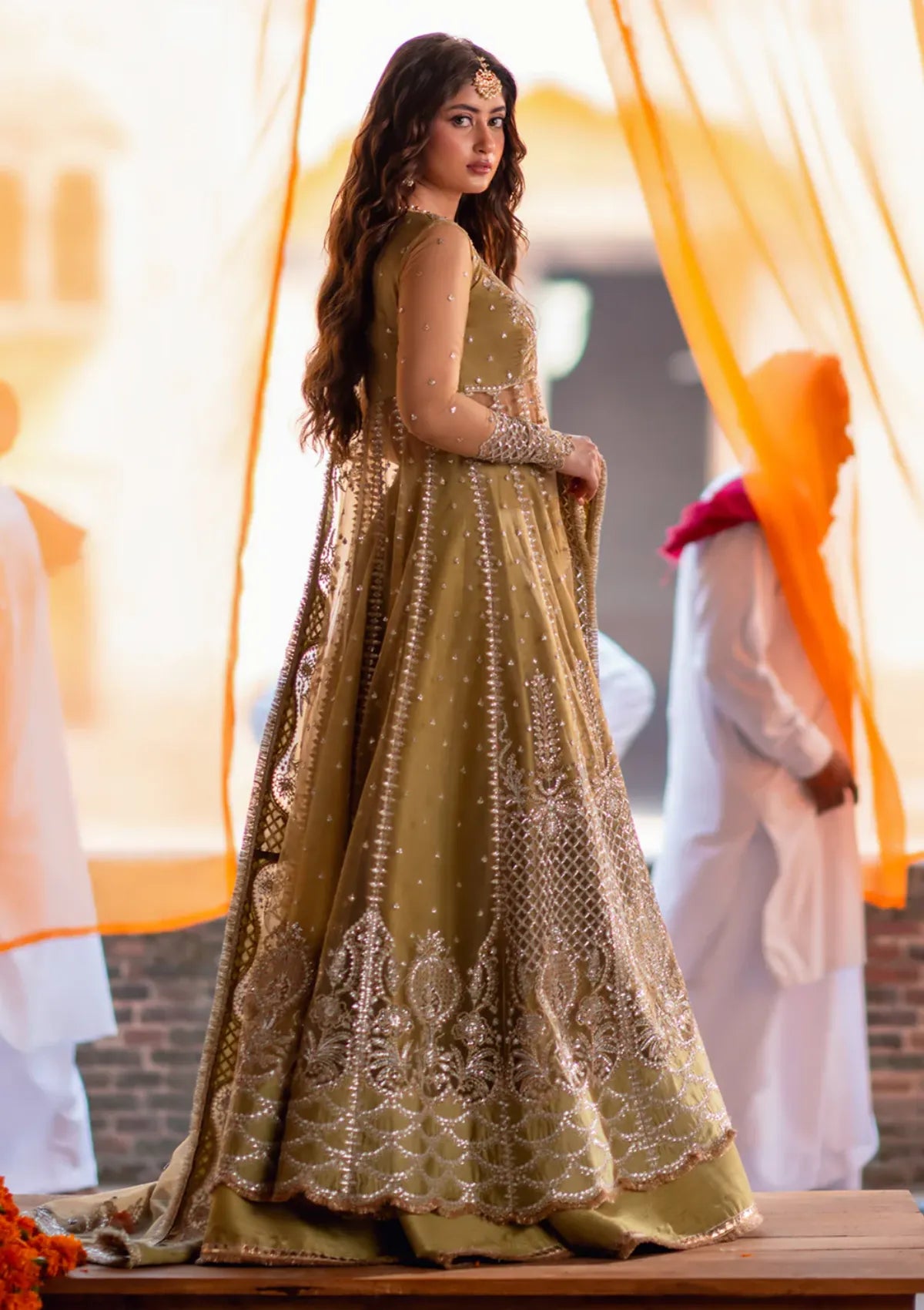 mohsin-saeed-fabrics-designer-daily-wear-formal-and-wedding-suits-within-budget-This-product-is-from-bin-ilyas-sona-gachi-formals25-d-605-is-available-on-Mohsin-saeed-fabrics-website.