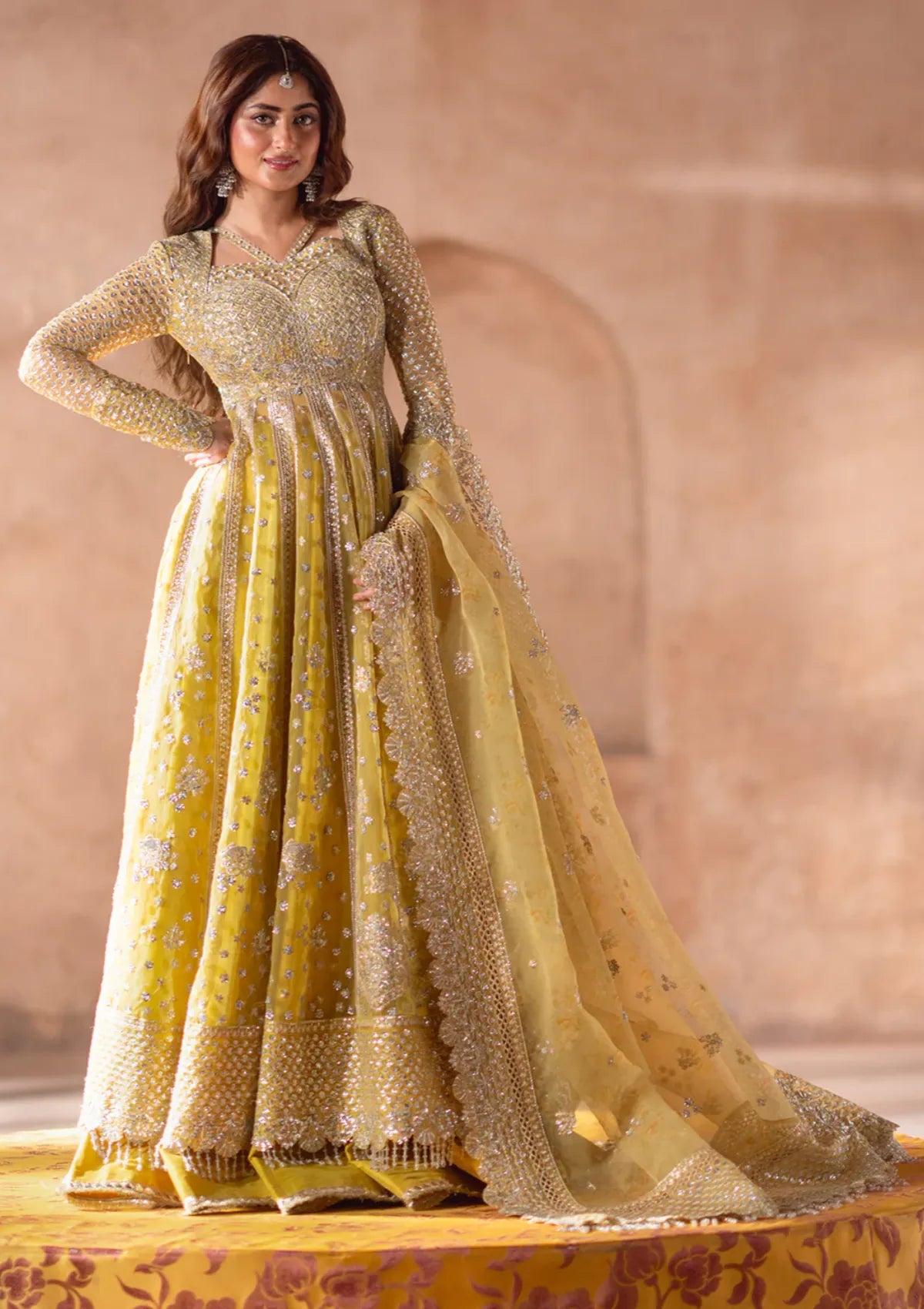 mohsin-saeed-fabrics-designer-daily-wear-formal-and-wedding-suits-within-budget-This-product-is-from-bin-ilyas-sona-gachi-formals25-d-606-is-available-on-Mohsin-saeed-fabrics-website.