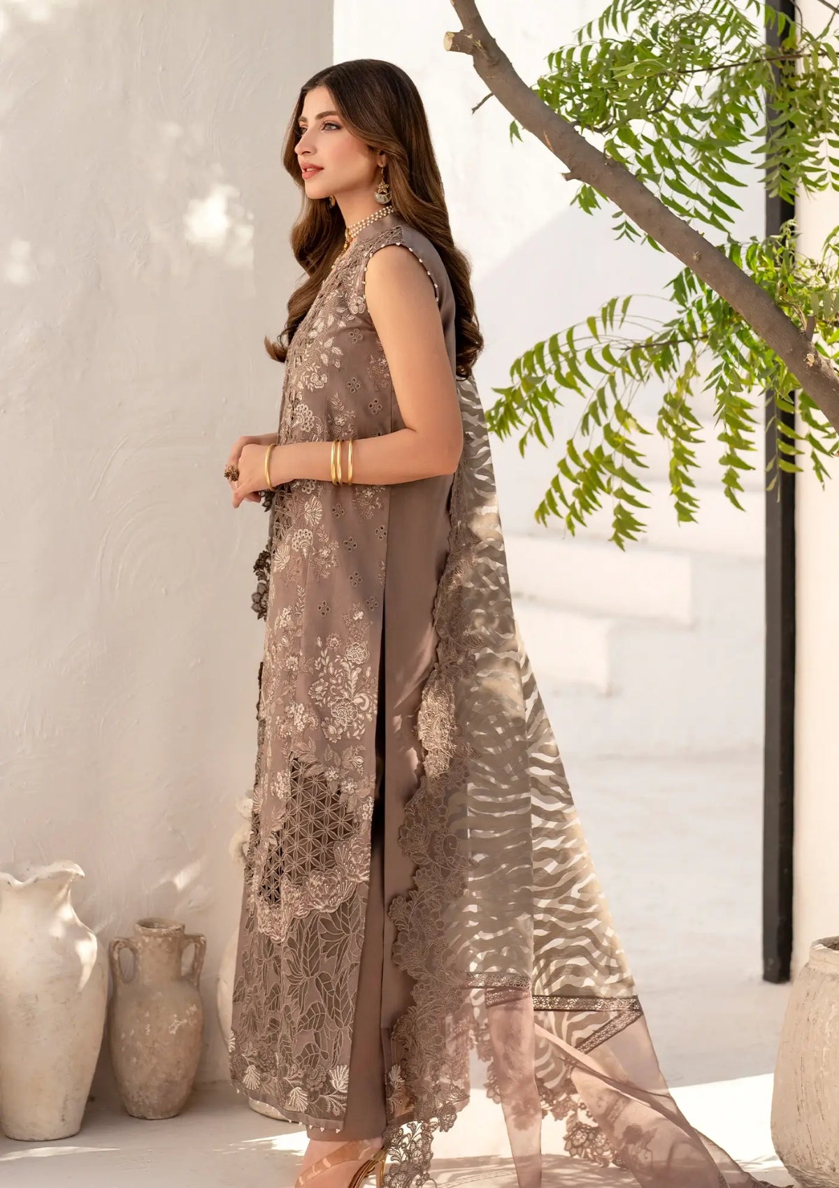 mohsin-saeed-fabrics-is-selling-online-and-in stores-Luxury-daily-wear-wedding-wear-formal-wear-in-budgeted-price-This-product-is-from-asifa-nabeel-azalia-luxury-lawn25-dahlia-azl25-04-is-available-on-Mohsin-saeed-fabrics-website.