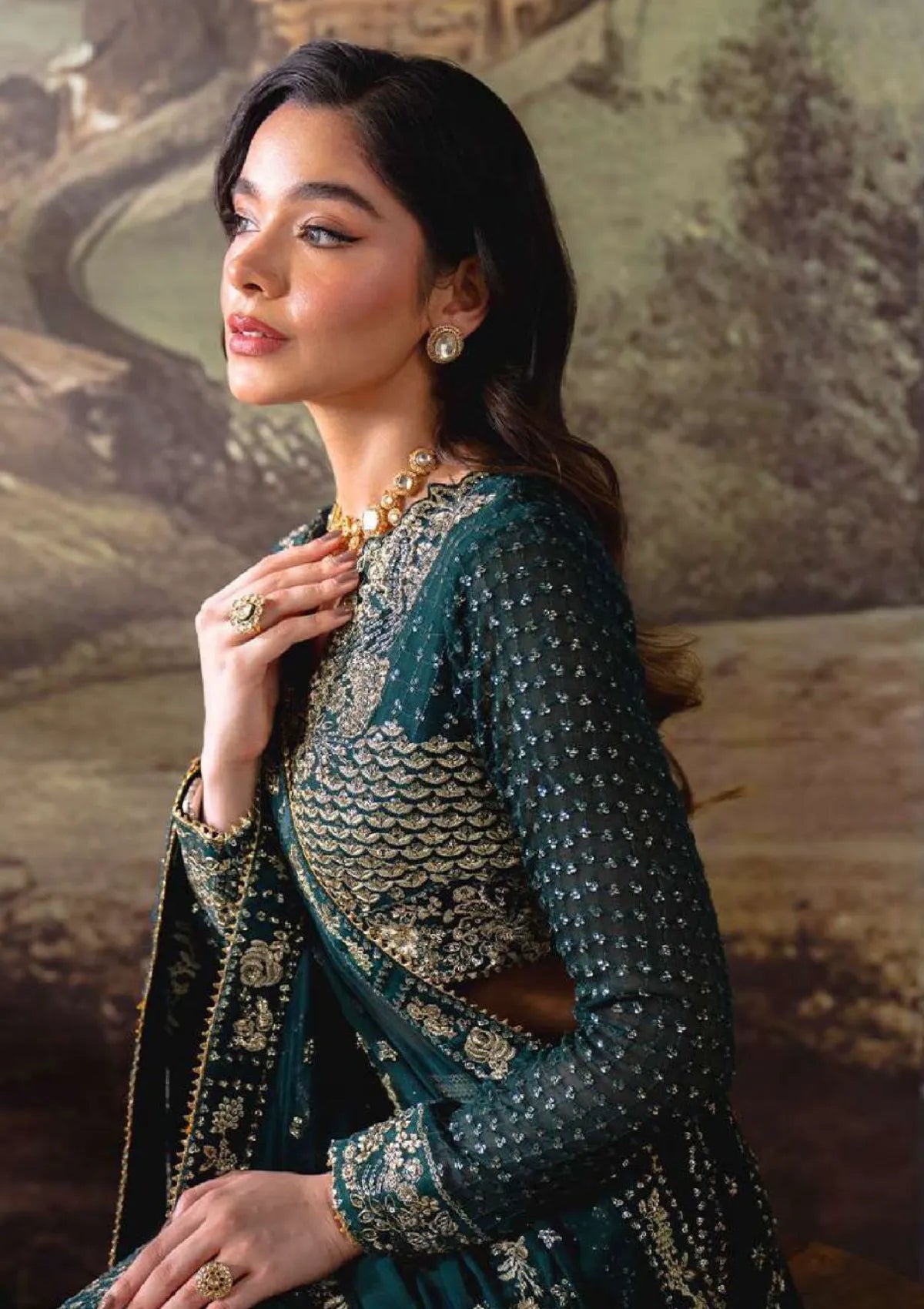 mohsin-saeed-fabrics-designer-daily-wear-formal-and-wedding-suits-within-budget-This-product-is-from-neeshay-dastaan-luxury-chiffon25-shahnoor-is-available-on-Mohsin-saeed-fabrics-website.