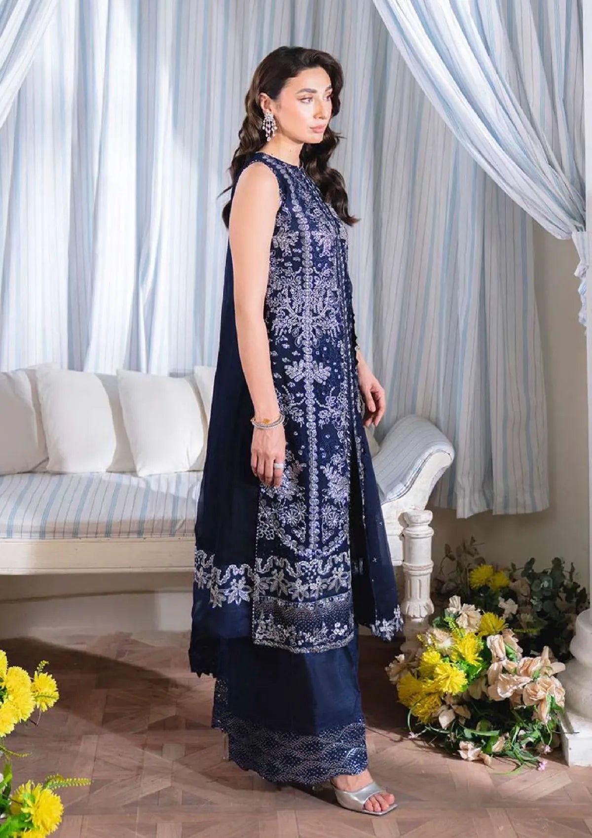 mohsin-saeed-fabrics-designer-daily-wear-formal-and-wedding-suits-within-budget-This-product-is-from-neeshay-dastaan-luxury-chiffon25-neelisha-is-available-on-Mohsin-saeed-fabrics-website.