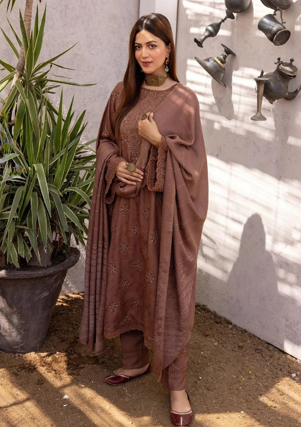Dastoor Emb Slub Wool'23 D-05 - Mohsin Saeed Fabrics