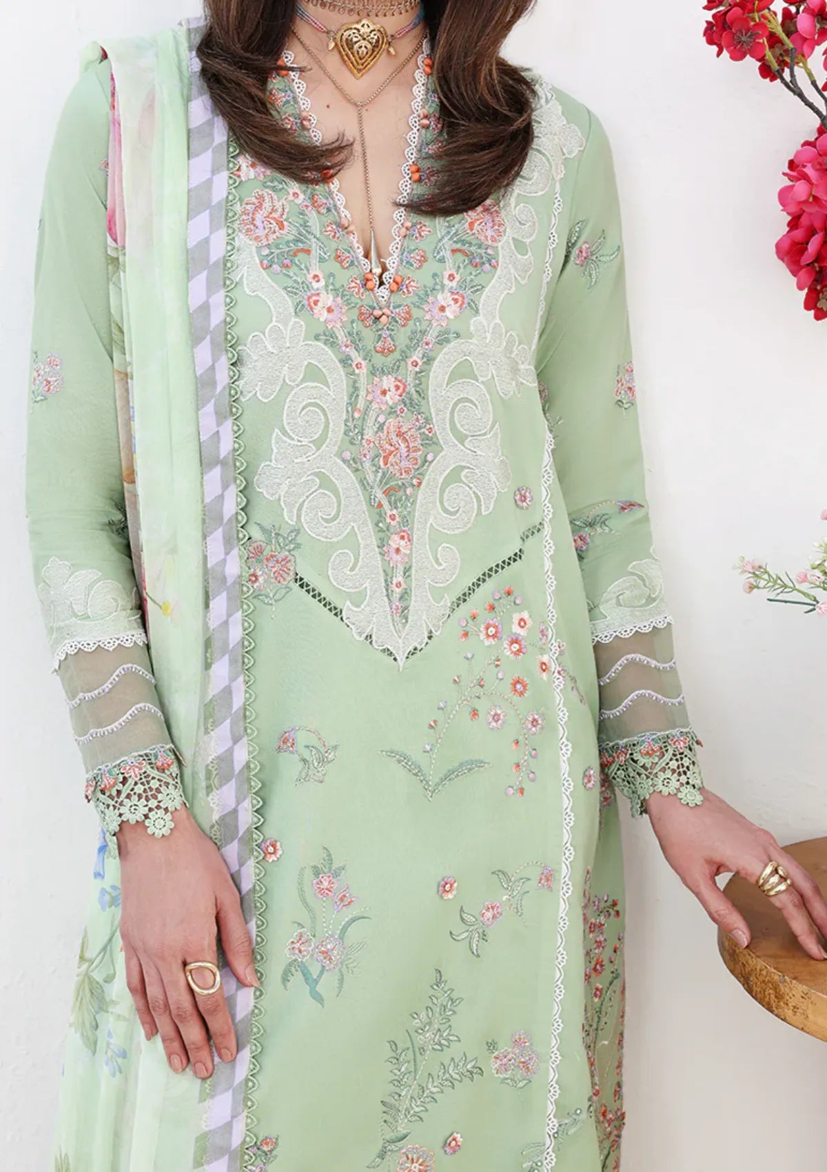 Roheenaz Floral Reveire Luxury Lawn'26 RNZ-610 Daydream Gleam