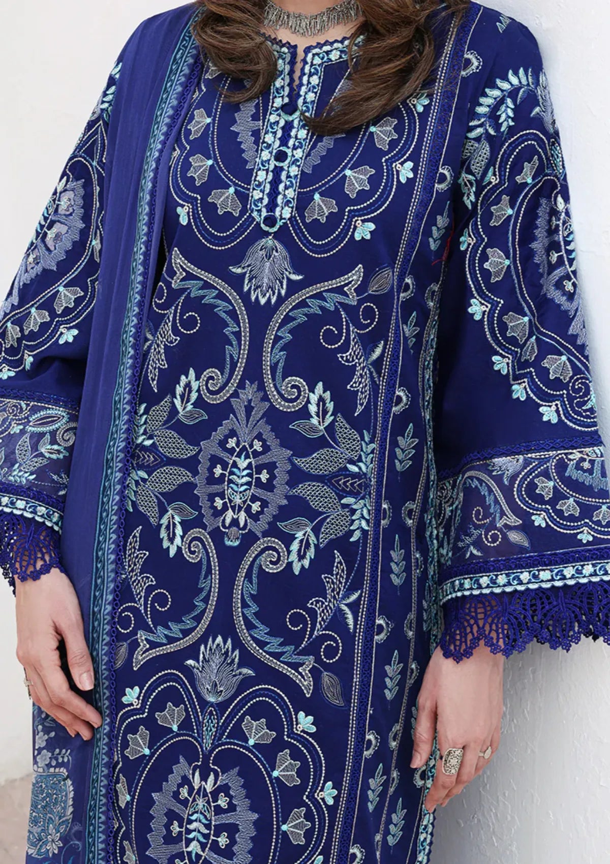 Roheenaz Floral Reveire Luxury Lawn'26 RNZ-612 Daylight Charm