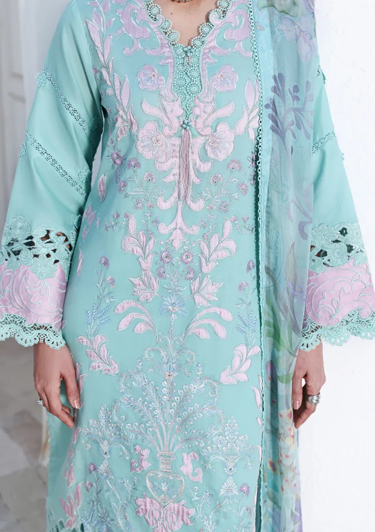 Roheenaz Floral Reveire Luxury Lawn'26 RNZ-609 Dewy Mist