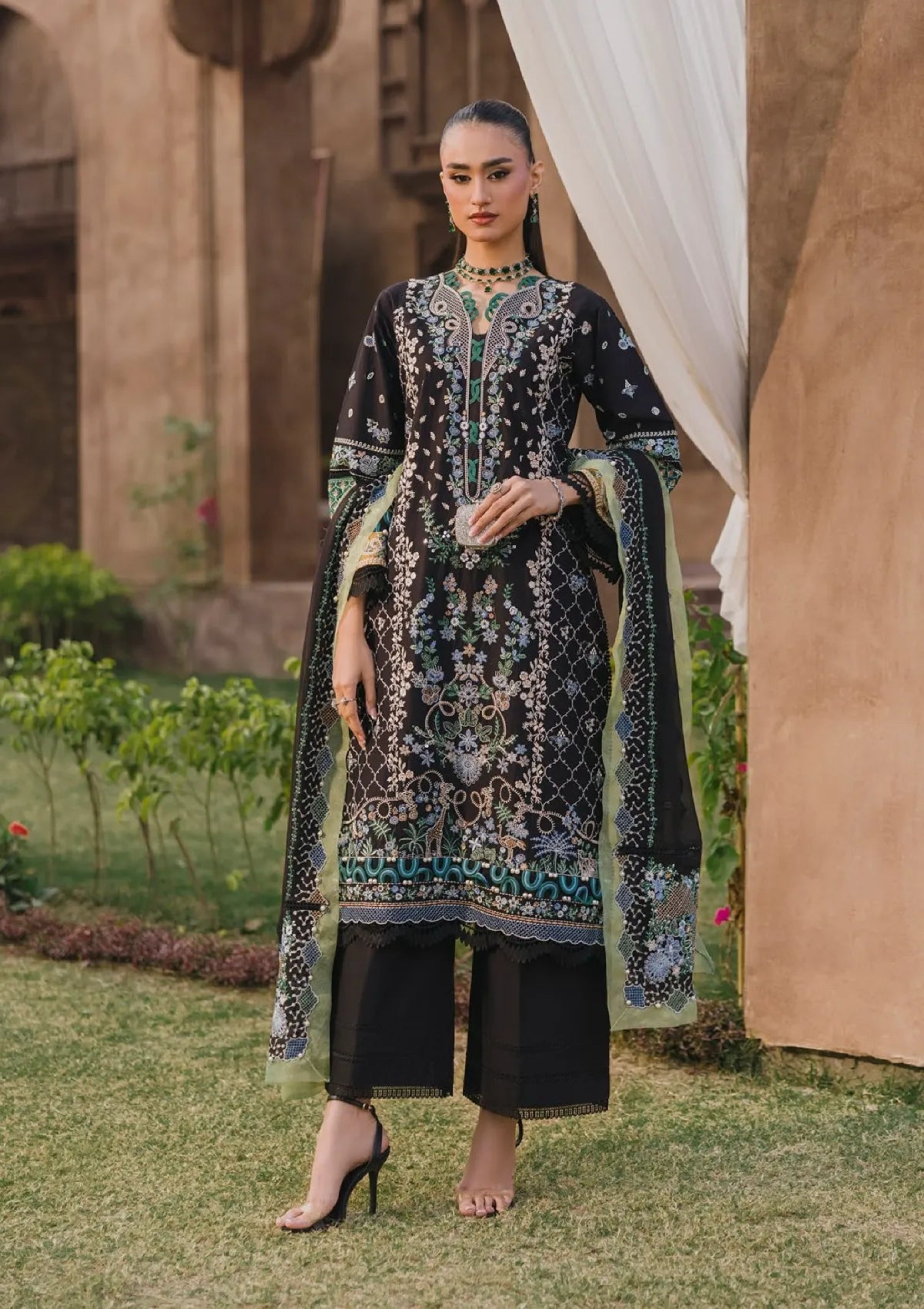 Eshaisha Luxury Winter'25 EA- LW-5562