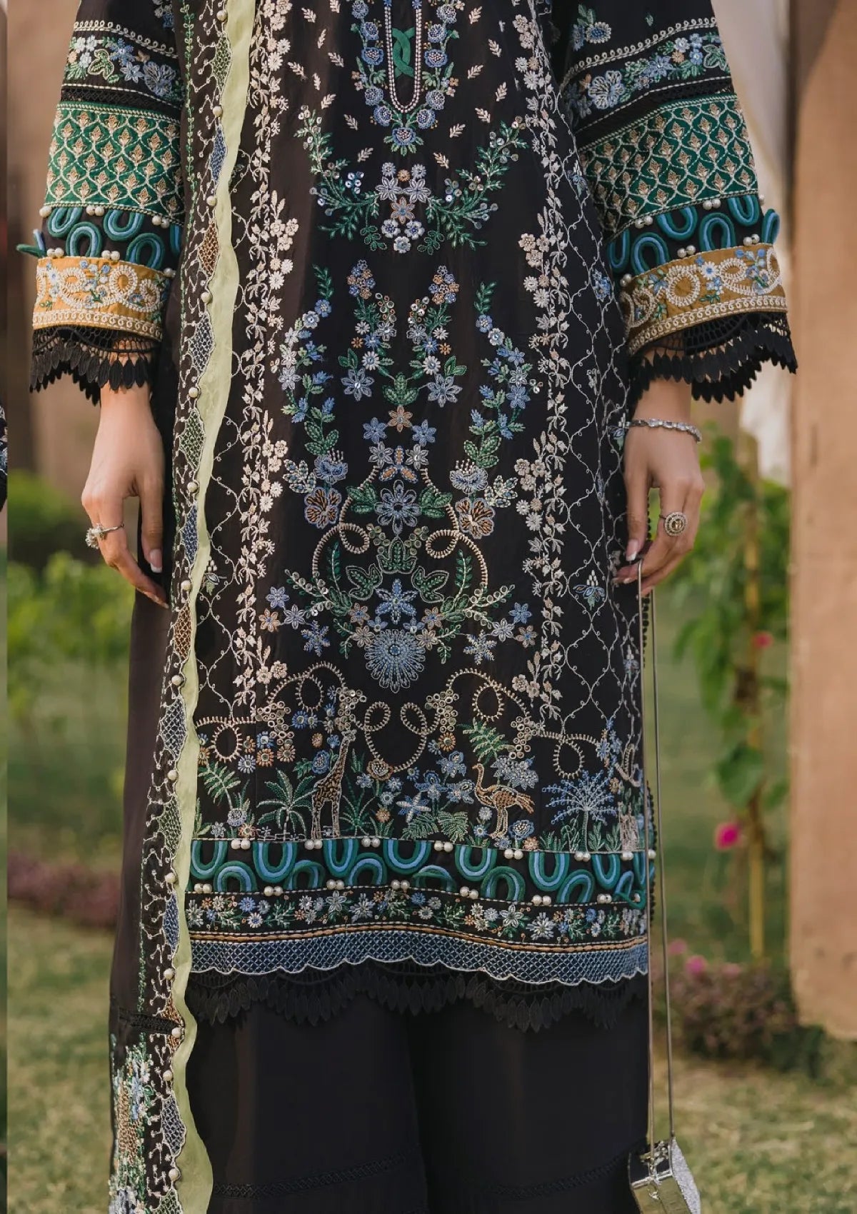 Eshaisha Luxury Winter'25 EA- LW-5562