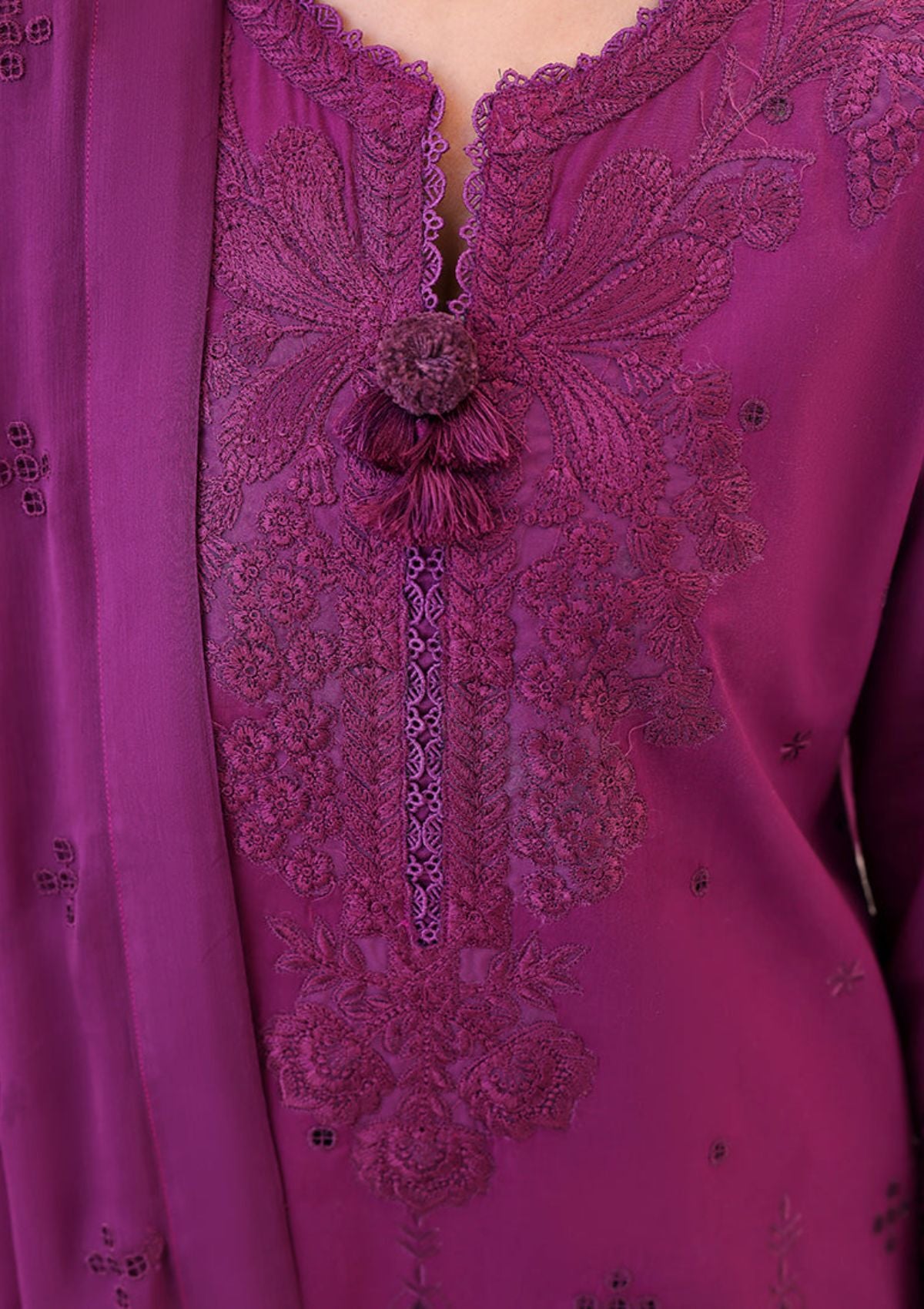 Roheenaz Veil Of Summer'26 D-08 Elan Bloom