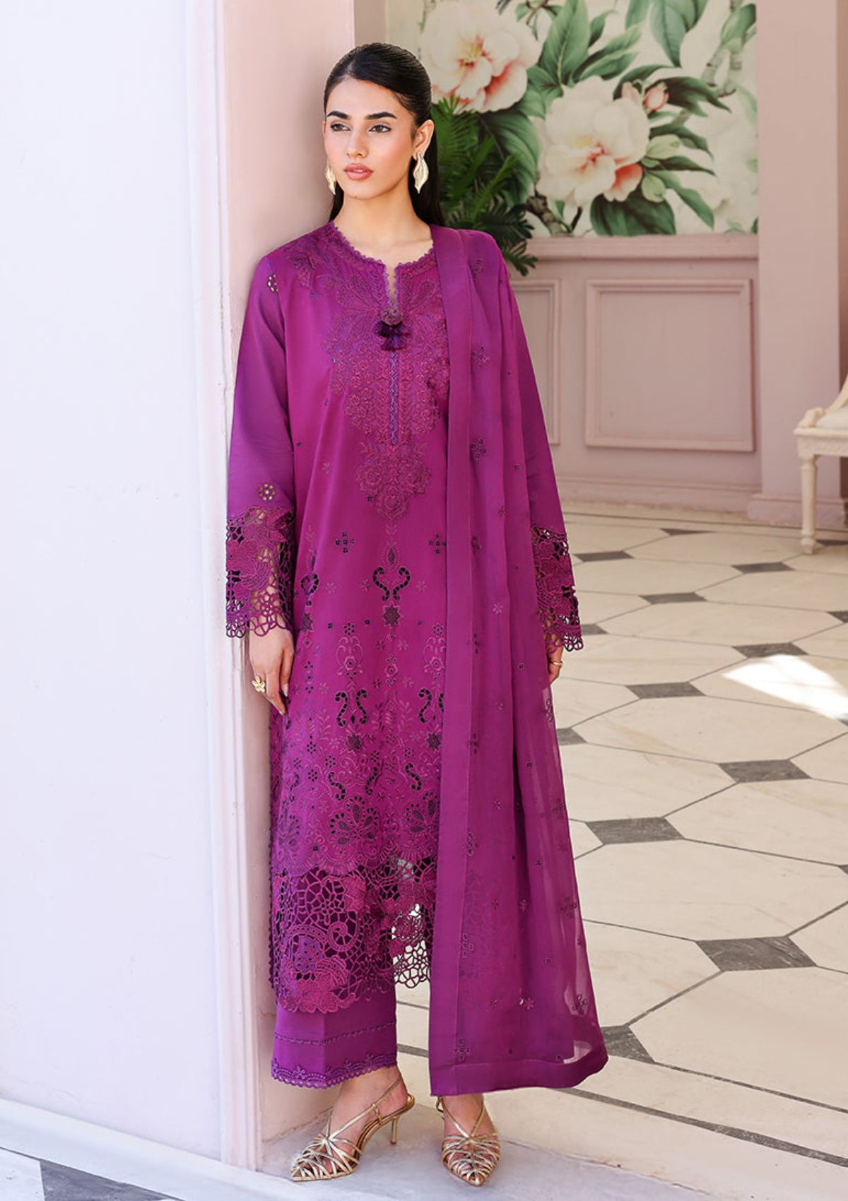 Roheenaz Veil Of Summer'26 D-08 Elan Bloom