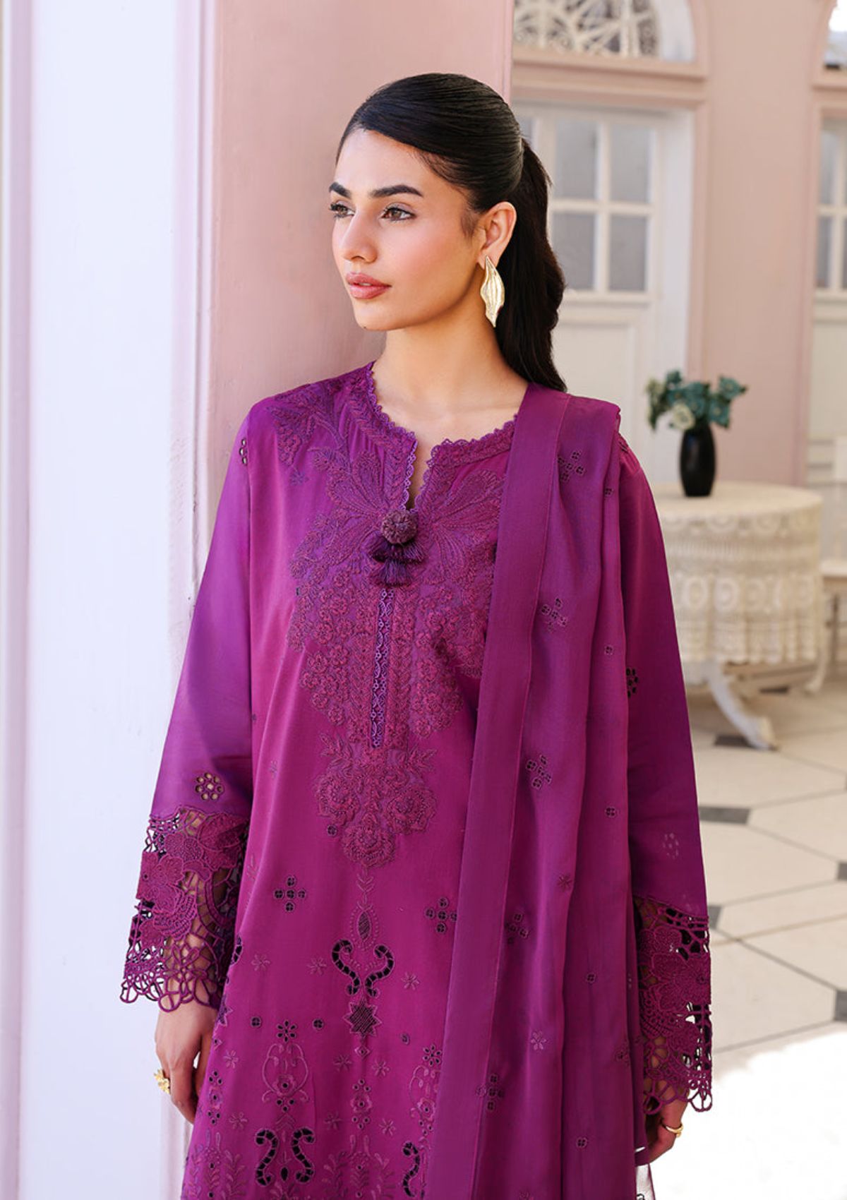 Roheenaz Veil Of Summer'26 D-08 Elan Bloom