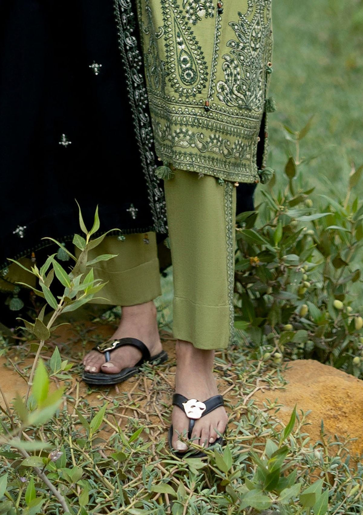 Gul Ahmed Emb Pashmina'26 AP-62004