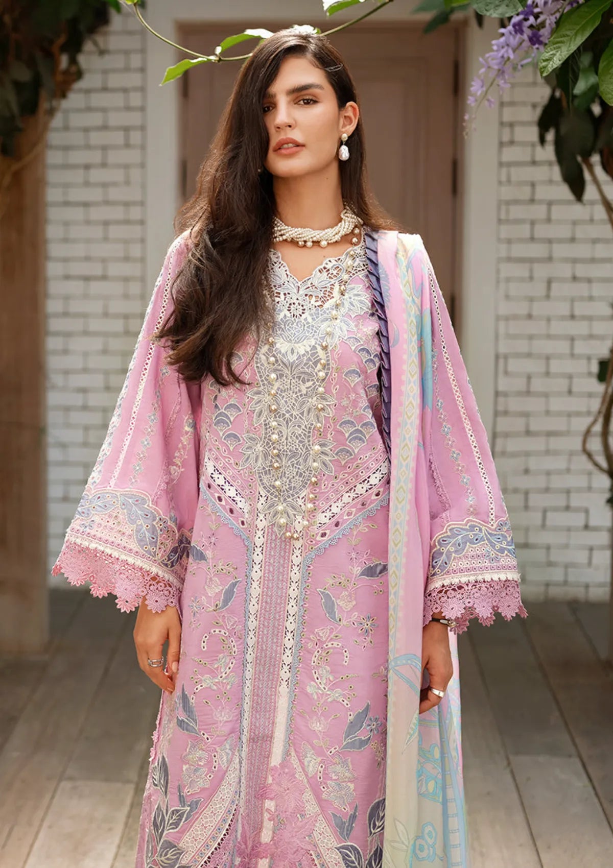 Mushq Amoi Held by Love'26 D-08 Endless Love