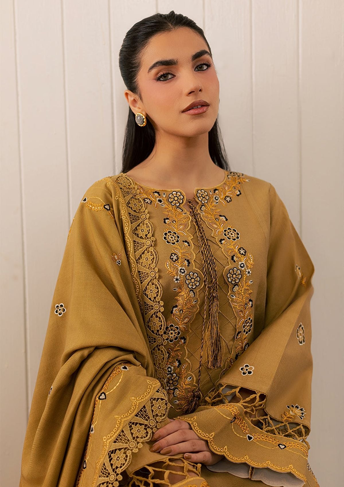 Mahnur Fiona Winter'26 FI-04