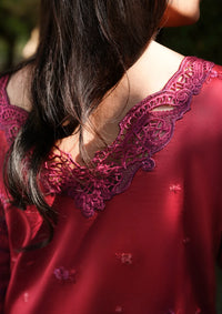 Mushq Amoi Held by Love'26 D-11 Falling Petals