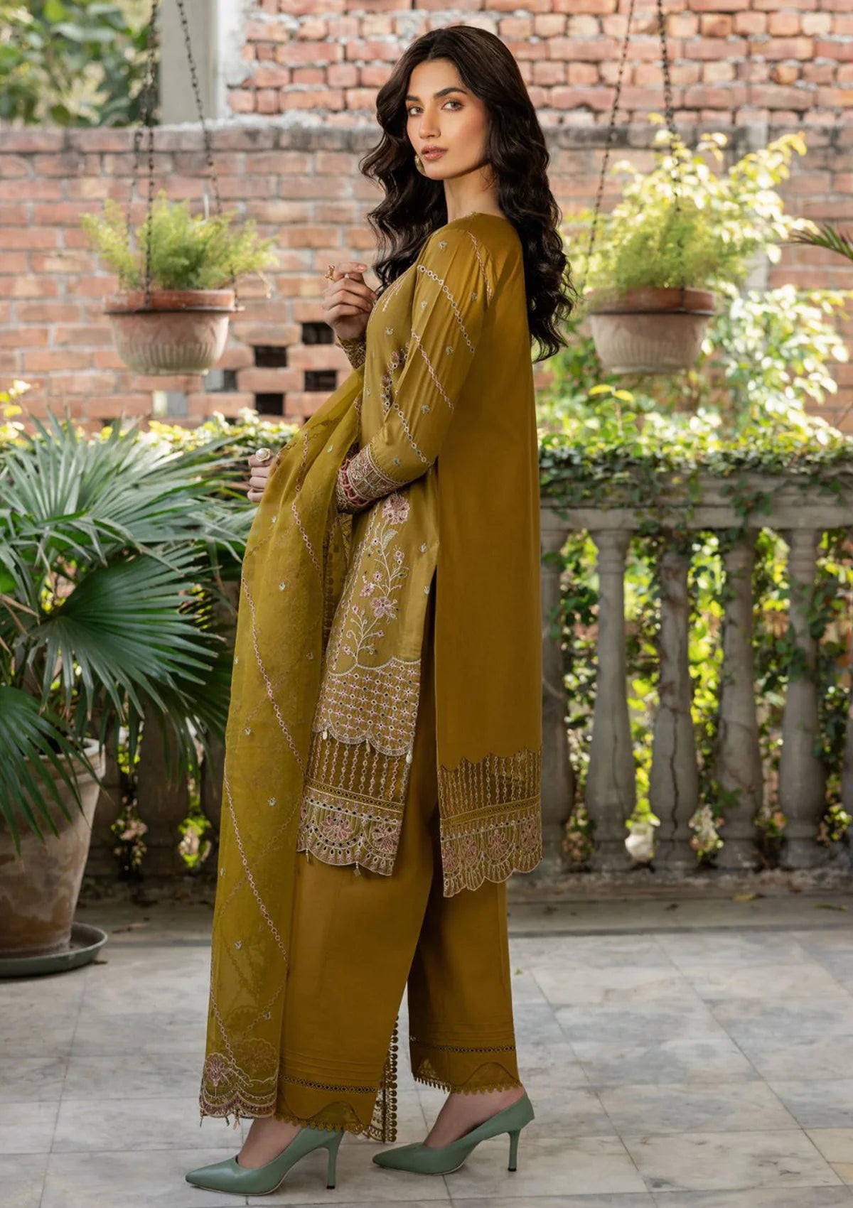 Farasha Bahaar Emb Lawn'24 D-08 SUMMER BLOOM - Mohsin Saeed Fabrics