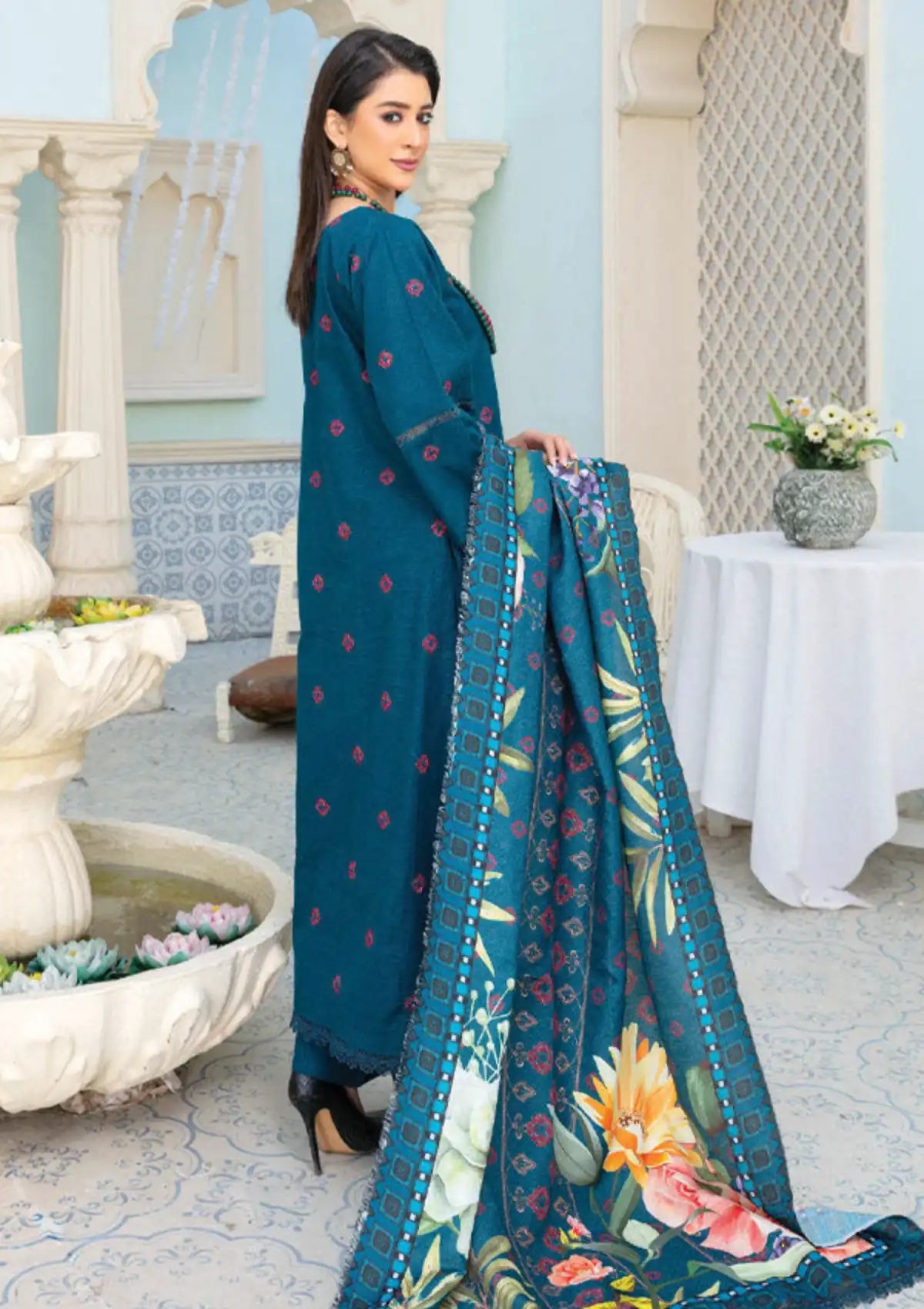 Feroza Falak Emb Khaddar'23 D-10 - Mohsin Saeed Fabrics
