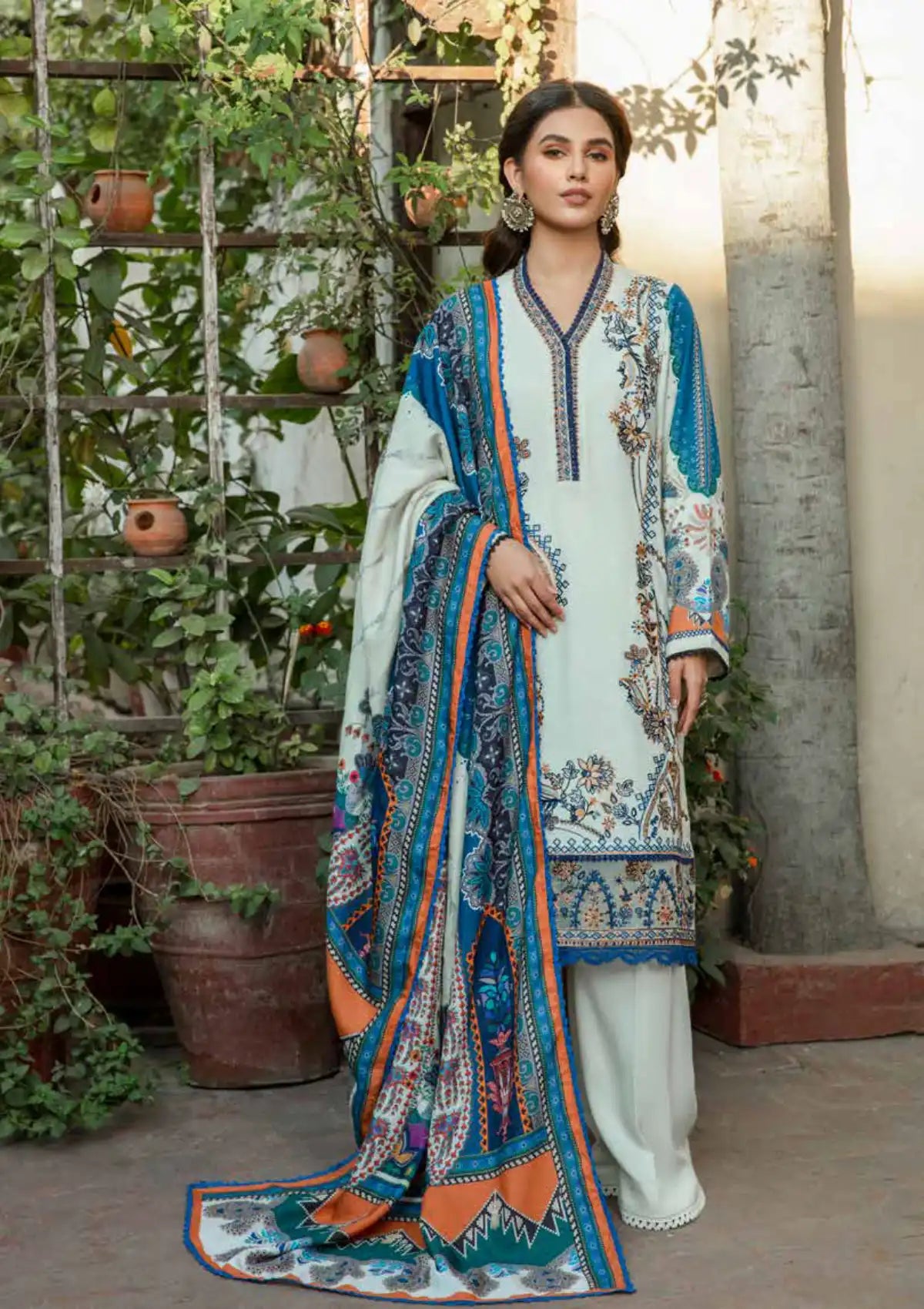 Florent Tassawar Luxury Karandi'23 FL-3B - Mohsin Saeed Fabrics