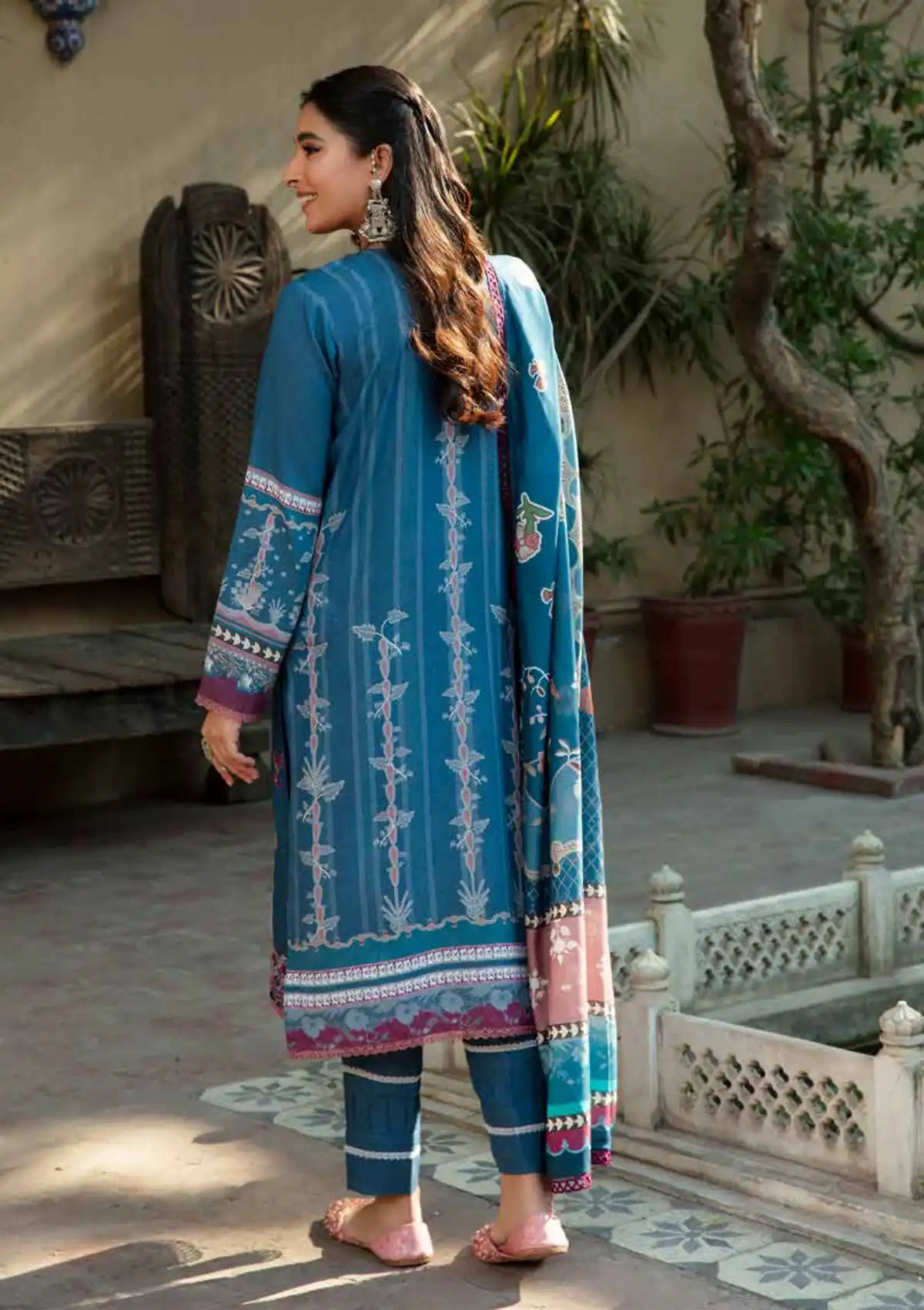 Florent Tassawar Luxury Karandi'23 FL-7A - Mohsin Saeed Fabrics
