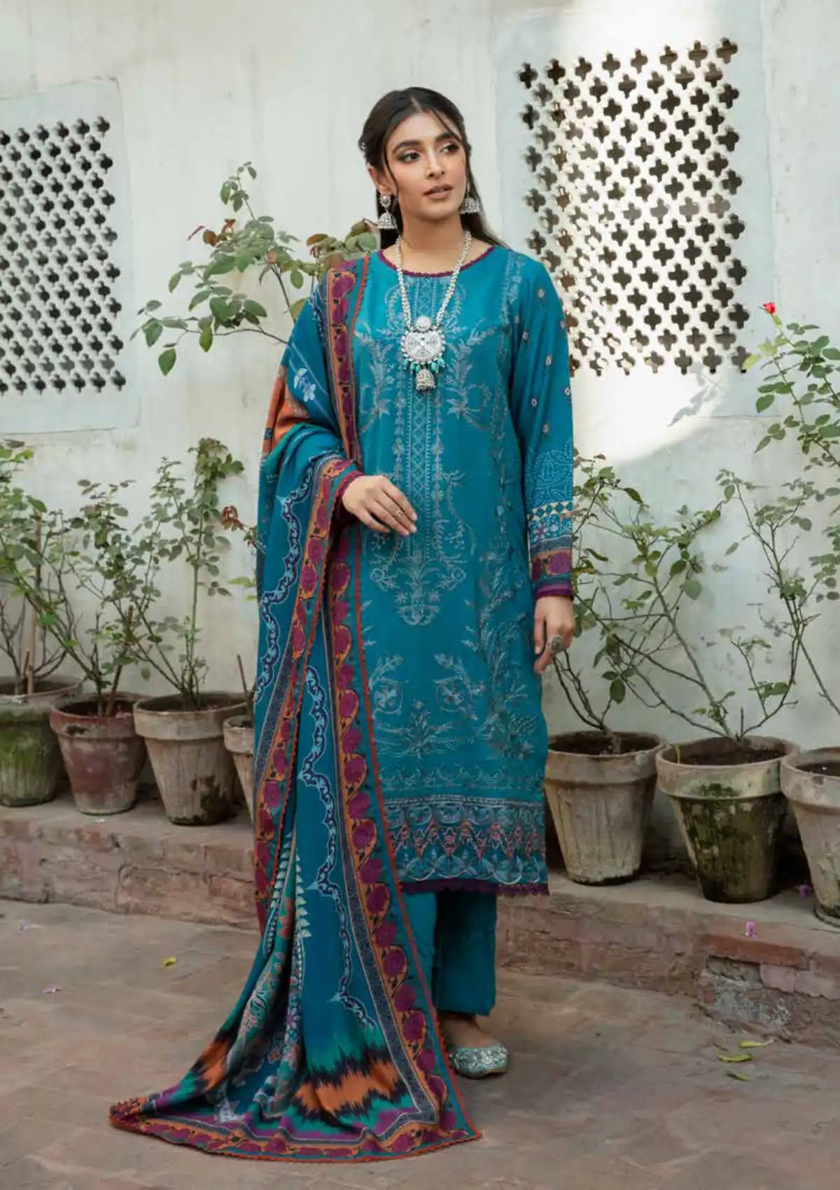 Florent Tassawar Luxury Karandi'23 FL-6A - Mohsin Saeed Fabrics