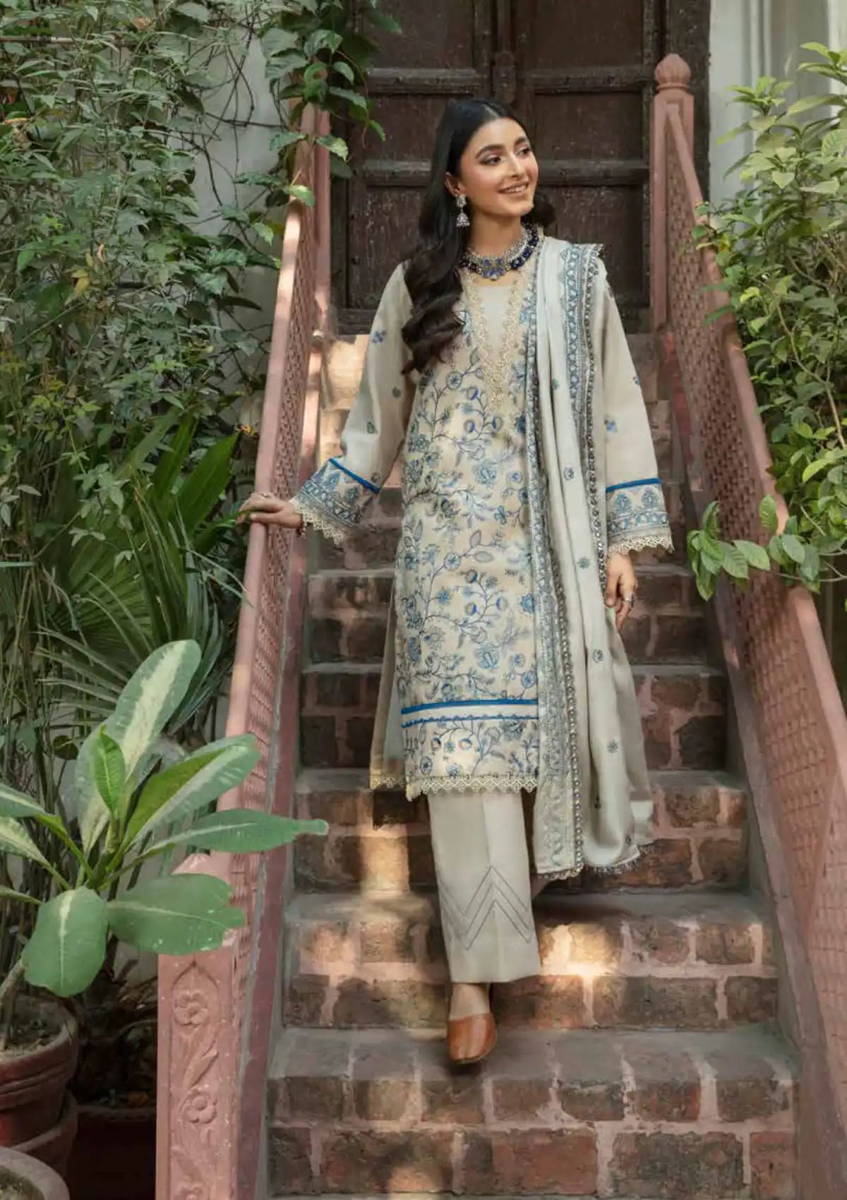 Florent Tassawar Luxury Karandi'23 FL-4A - Mohsin Saeed Fabrics