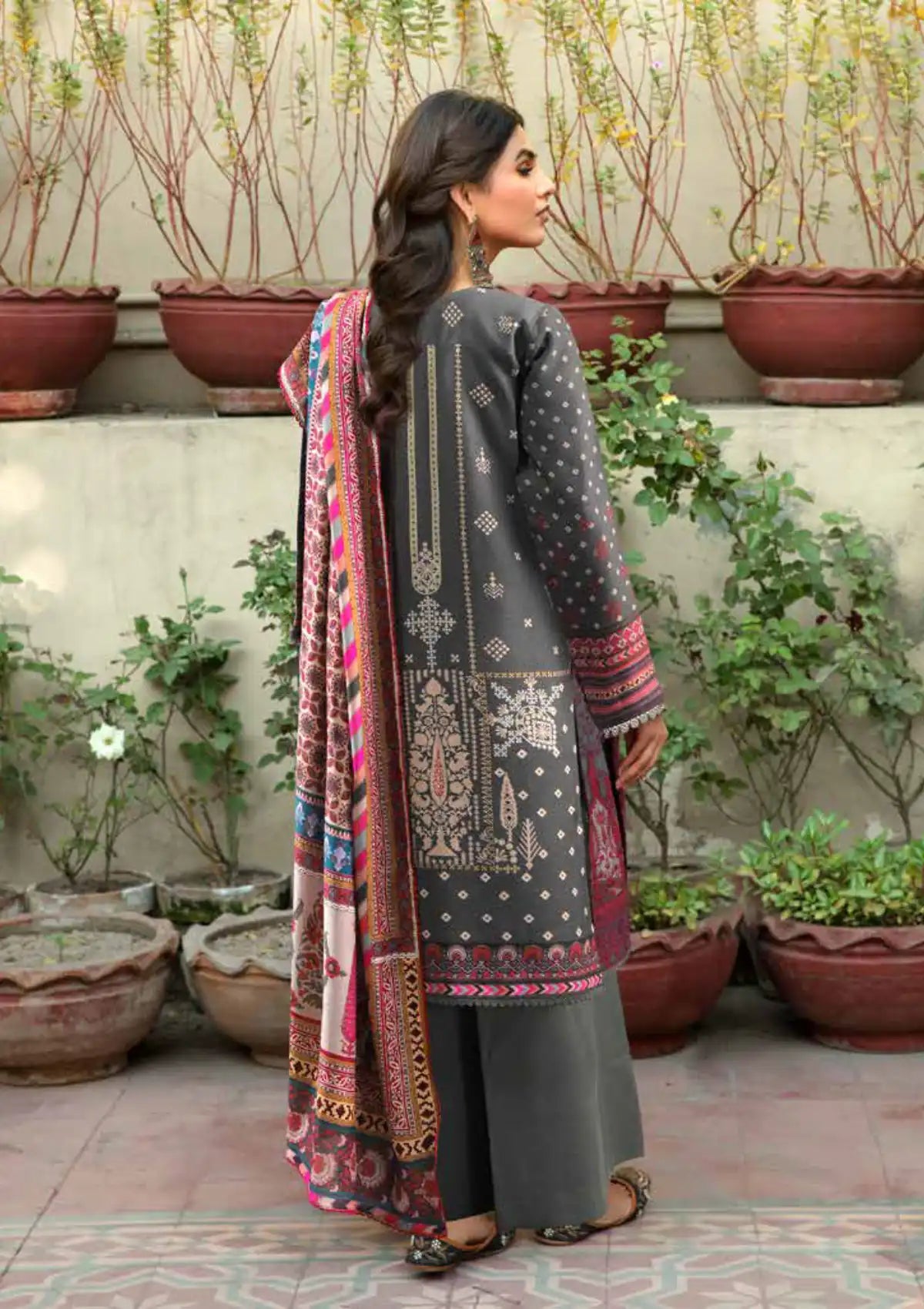 Florent Tassawar Luxury Karandi'23 FL-8A - Mohsin Saeed Fabrics