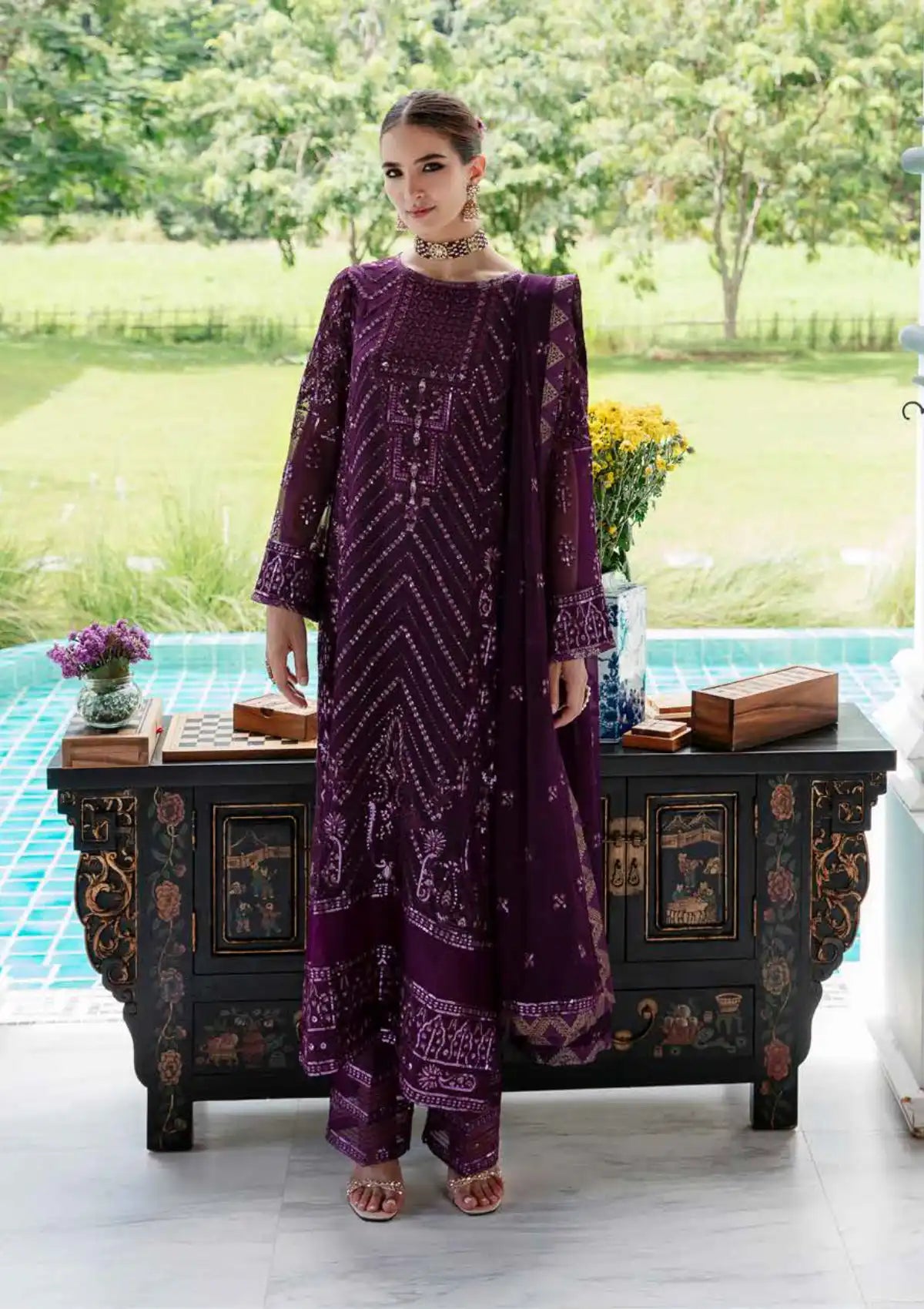 Freesia Intira Luxury Affairs'24 FW-23506-Layla