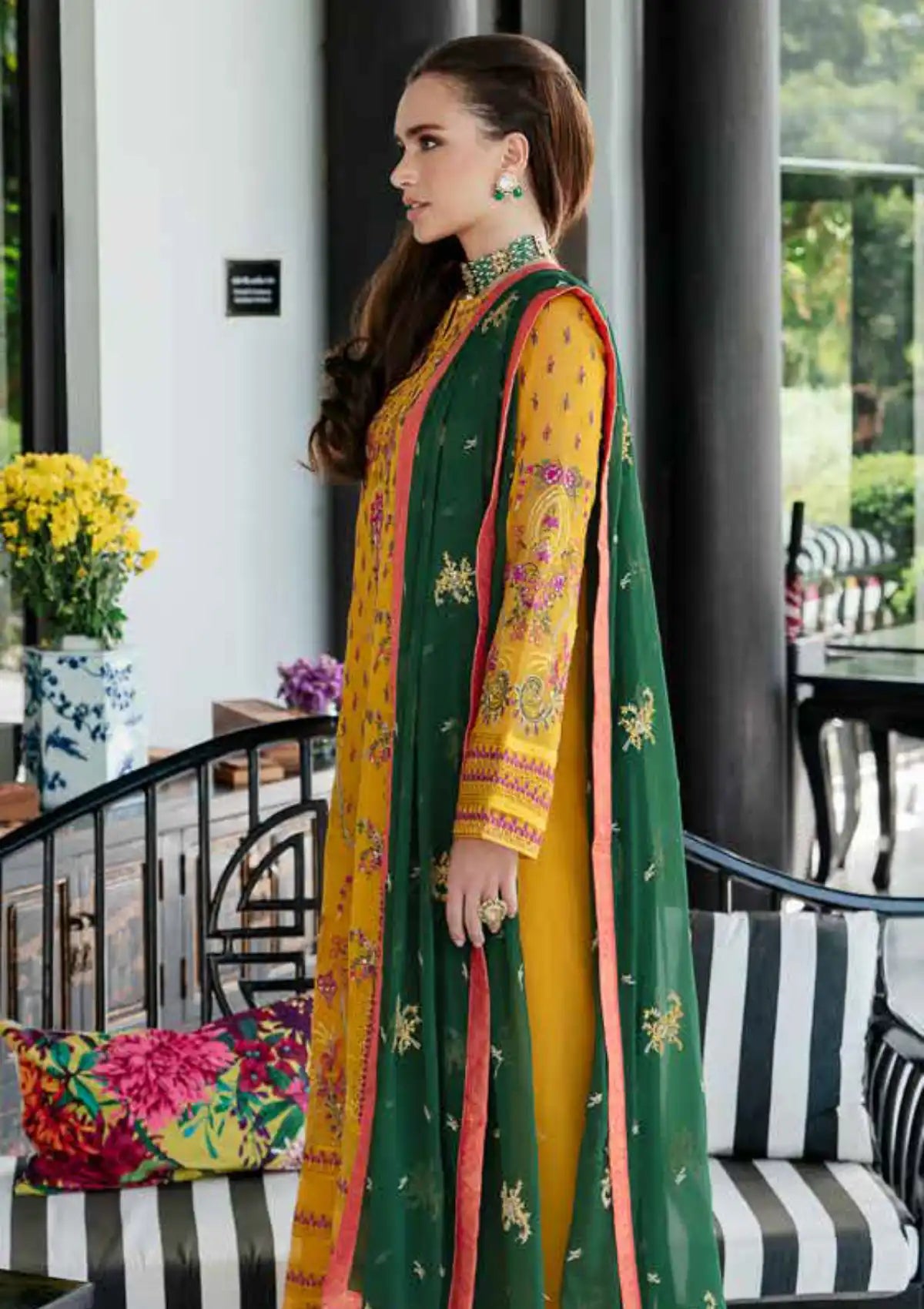 Freesia Intira Luxury Affairs'24 FW-23504-Aisha