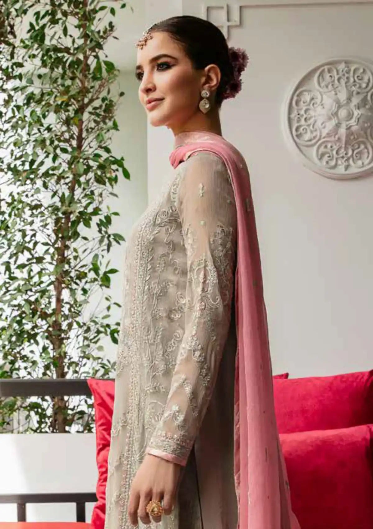 Freesia Intira Luxury Affairs'24 FW-23505-Huda
