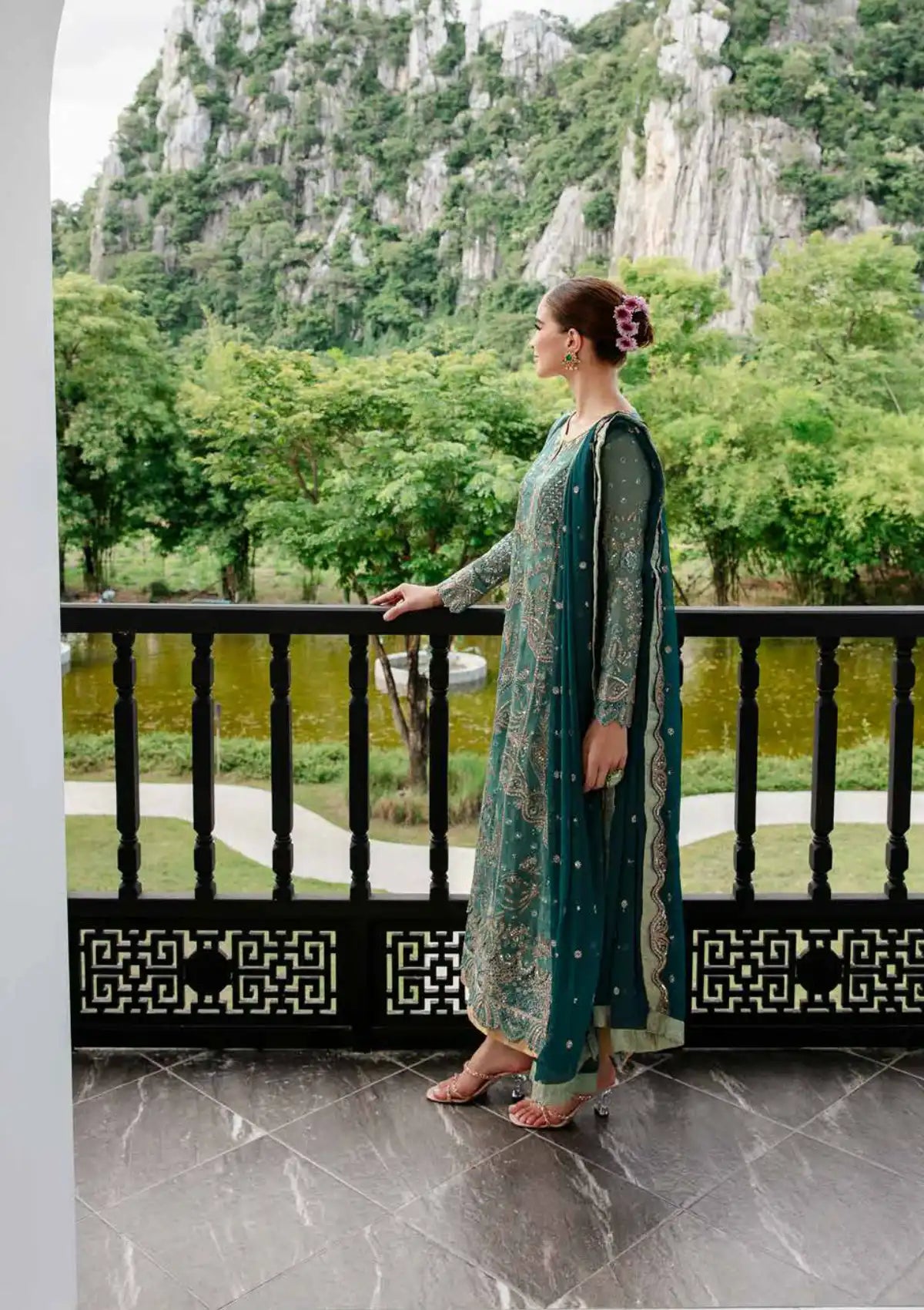 Freesia Intira Luxury Affairs'24 FW-23510-Marwa