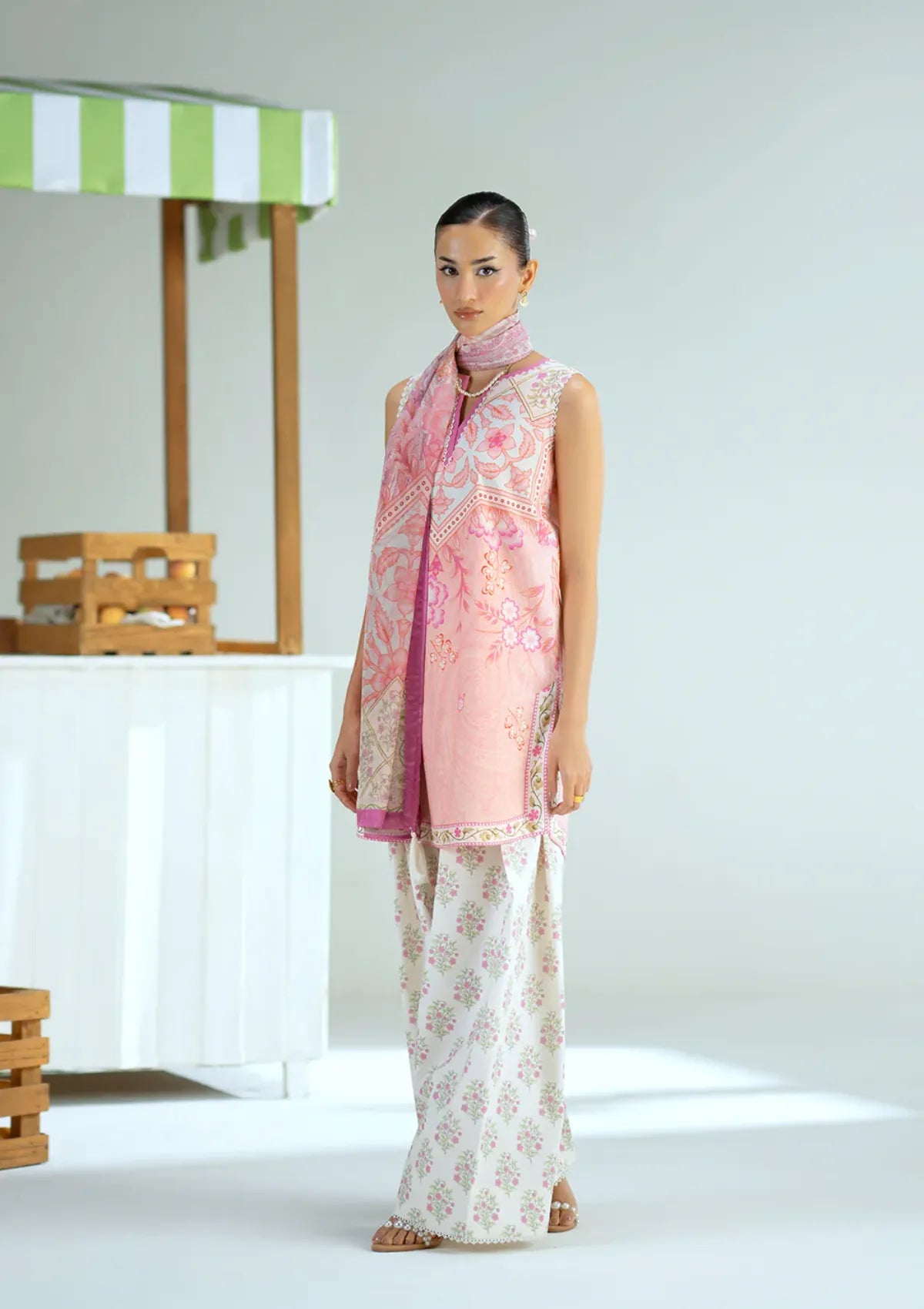 mohsin-saeed-fabrics-designer-daily-wear-formal-and-wedding-suits-within-budget-This-product-is-from-saira-rizwan-joolie-prints25-jpu25-10-brunch-babe-is-available-on-Mohsin-saeed-fabrics-website.