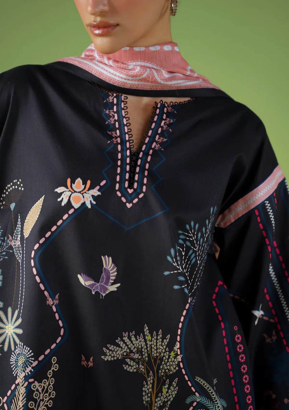 mohsin-saeed-fabrics-designer-daily-wear-formal-and-wedding-suits-within-budget-This-product-is-from-saira-rizwan-joolie-prints25-jpu25-04-city-bloom-is-available-on-Mohsin-saeed-fabrics-website.