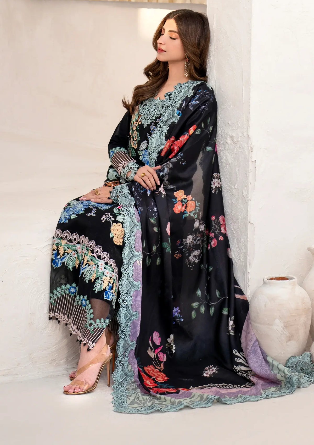mohsin-saeed-fabrics-is-selling-online-and-in stores-Luxury-daily-wear-wedding-wear-formal-wear-in-budgeted-price-This-product-is-from-asifa-nabeel-azalia-luxury-lawn25-garden-rose-azl25-05-is-available-on-Mohsin-saeed-fabrics-website.
