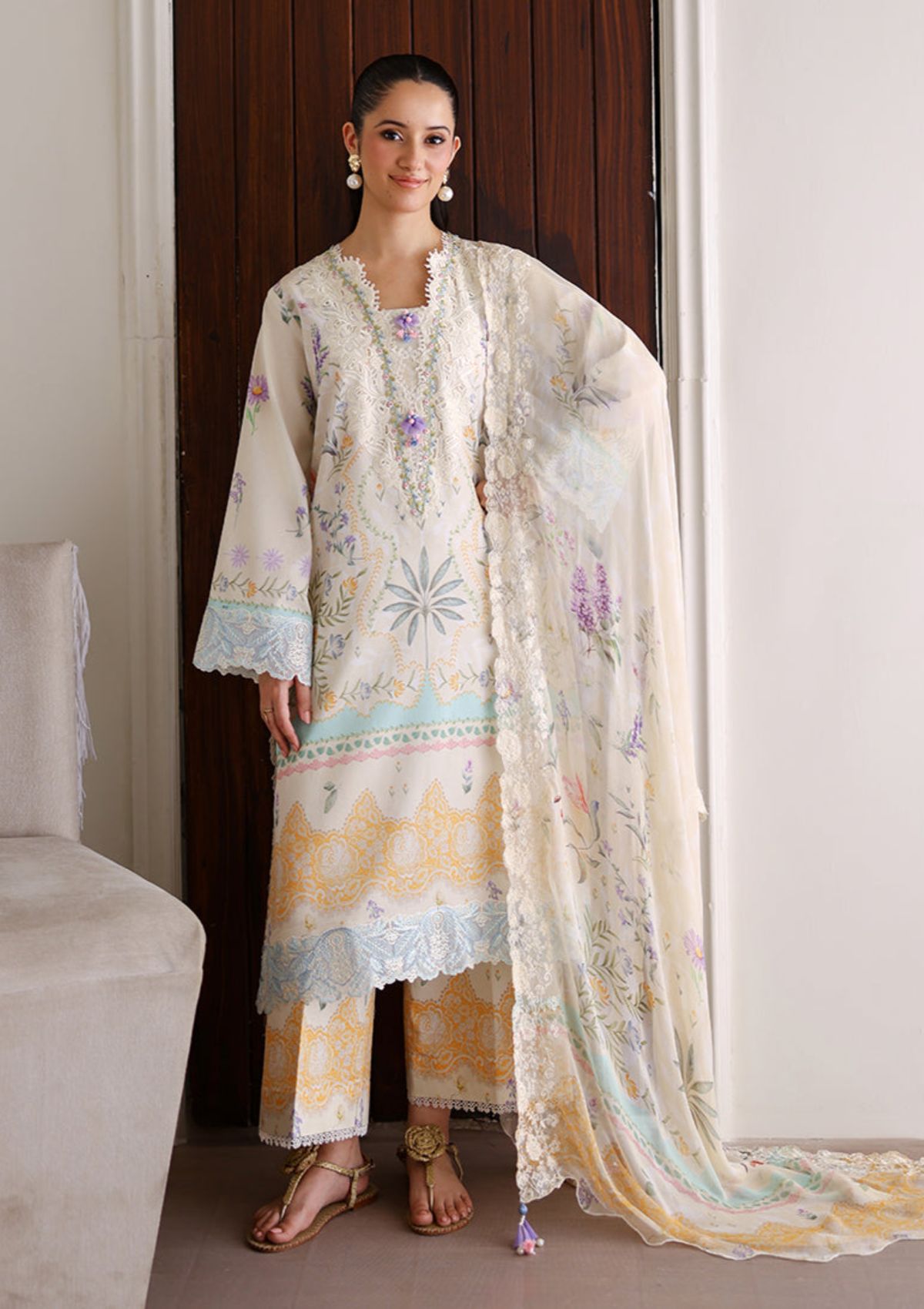 Roheenaz Sunlit Tales'26 D-07 Glowleaf