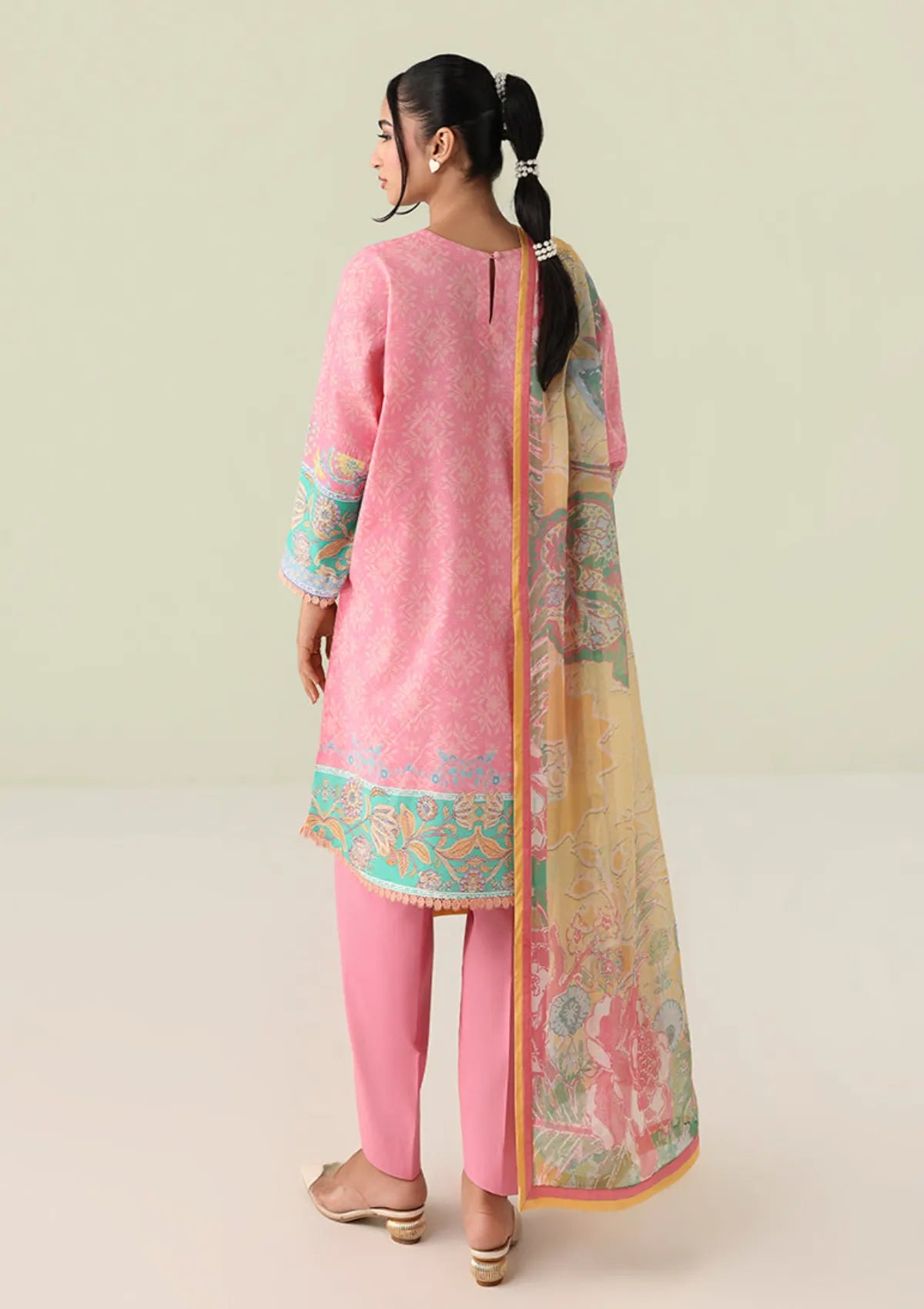 Roheenaz Rosette Lawn'26 D-64A Golden Hour