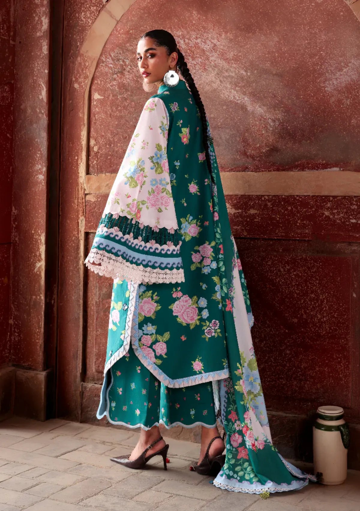 Republic Neoma Lawn'26 D-05 Gulbano