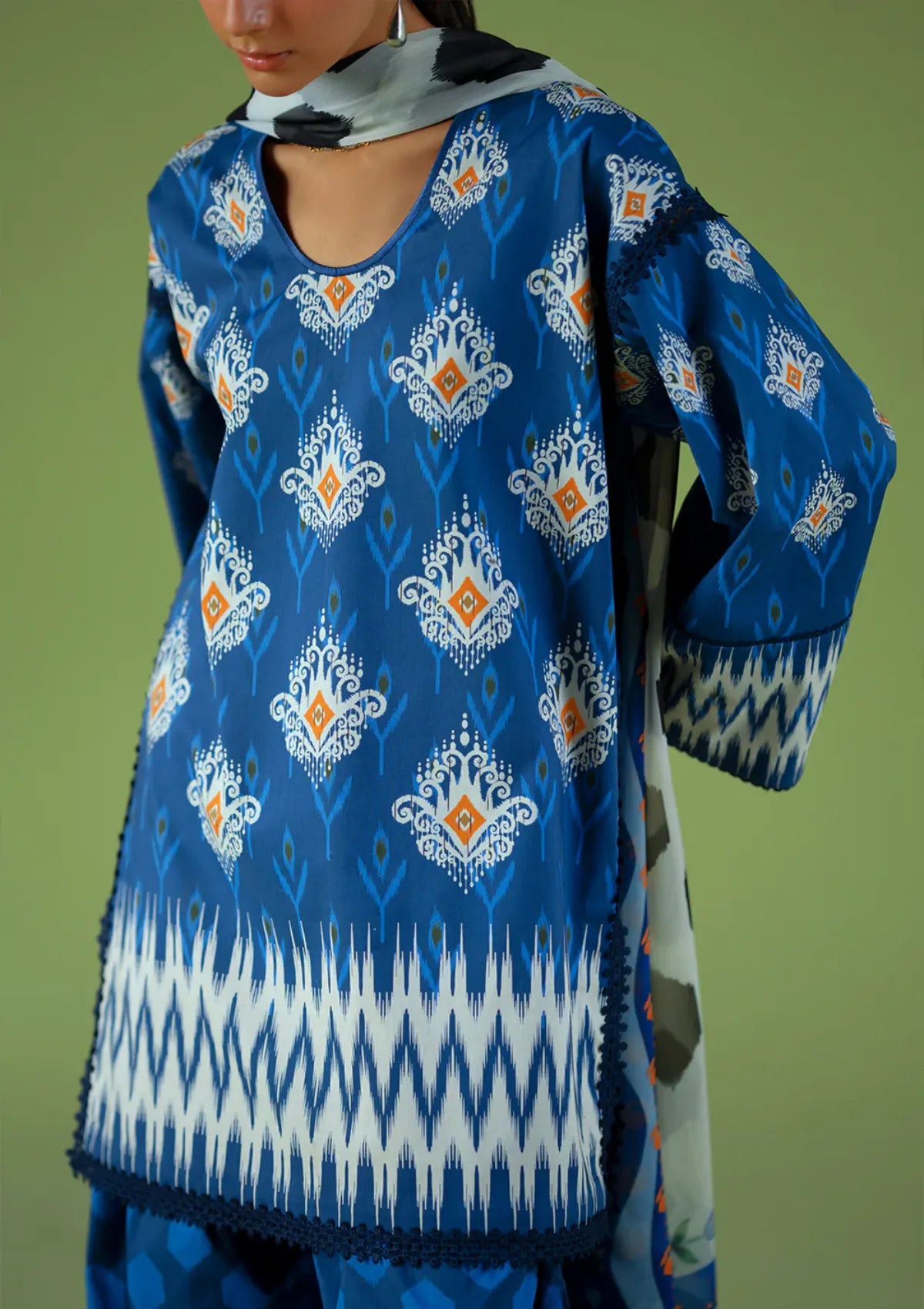 mohsin-saeed-fabrics-designer-daily-wear-formal-and-wedding-suits-within-budget-This-product-is-from-saira-rizwan-joolie-prints25-jpu25-09-city-bloom-is-available-on-Mohsin-saeed-fabrics-website.