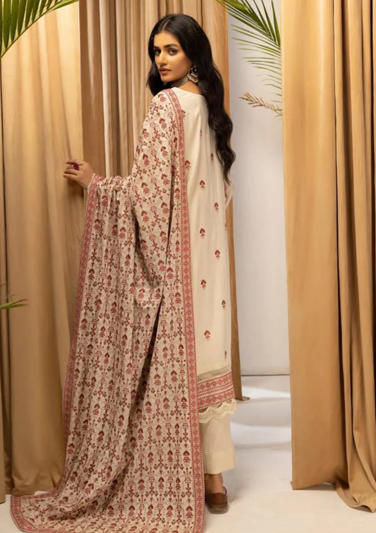 Husn-e-Jahan Emb Peach Laether'22 HJ-02 - Mohsin Saeed Fabrics
