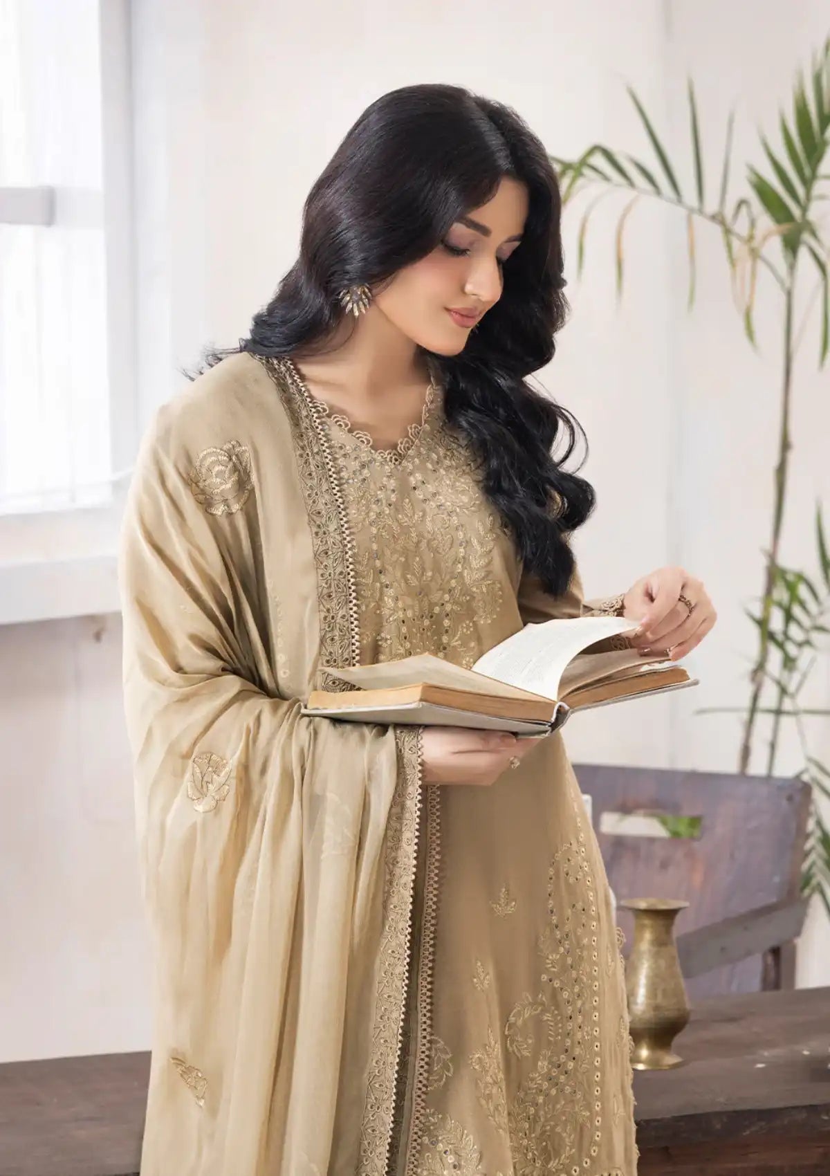 lLana by Panache Emb Karandi'24 D-02