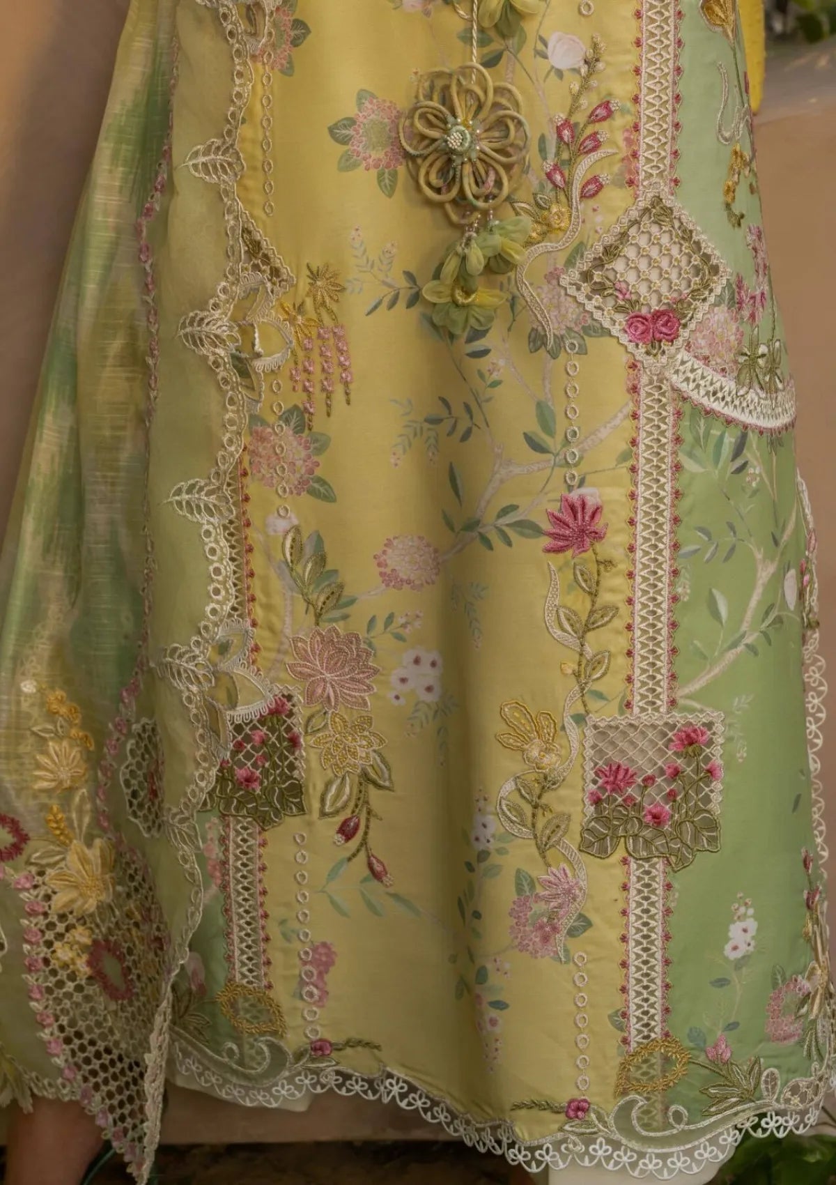mohsin-saeed-fabrics-is-selling-online-and-in stores-Luxury-daily-wear-wedding-wear-formal-wear-in-budgeted-price-This-product-is-from-crimson-tasawar-luxe-lawn25-d4-a-bonjour-and-bloom-is-available-on-Mohsin-saeed-fabrics-website.
