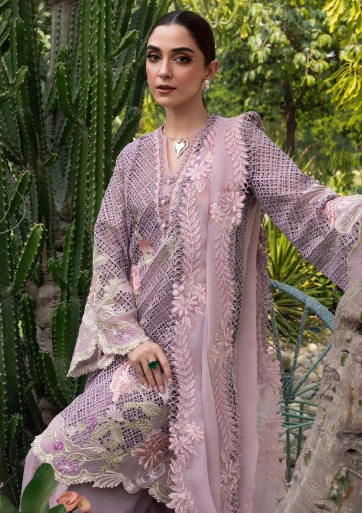 mohsin-saeed-fabrics-is-selling-online-and-in stores-Luxury-daily-wear-wedding-wear-formal-wear-in-budgeted-price-This-product-is-from-crimson-tasawar-luxe-lawn25-d6-b-one-true-love-is-available-on-Mohsin-saeed-fabrics-website.