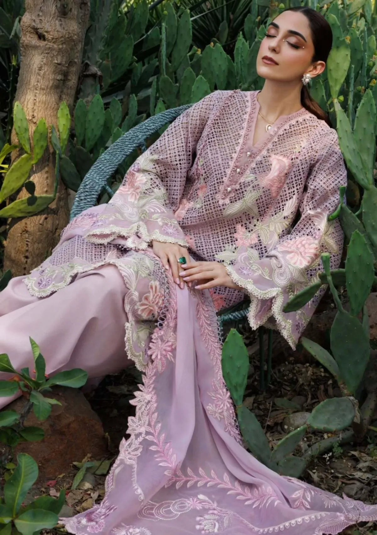 mohsin-saeed-fabrics-is-selling-online-and-in stores-Luxury-daily-wear-wedding-wear-formal-wear-in-budgeted-price-This-product-is-from-crimson-tasawar-luxe-lawn25-d6-b-one-true-love-is-available-on-Mohsin-saeed-fabrics-website.