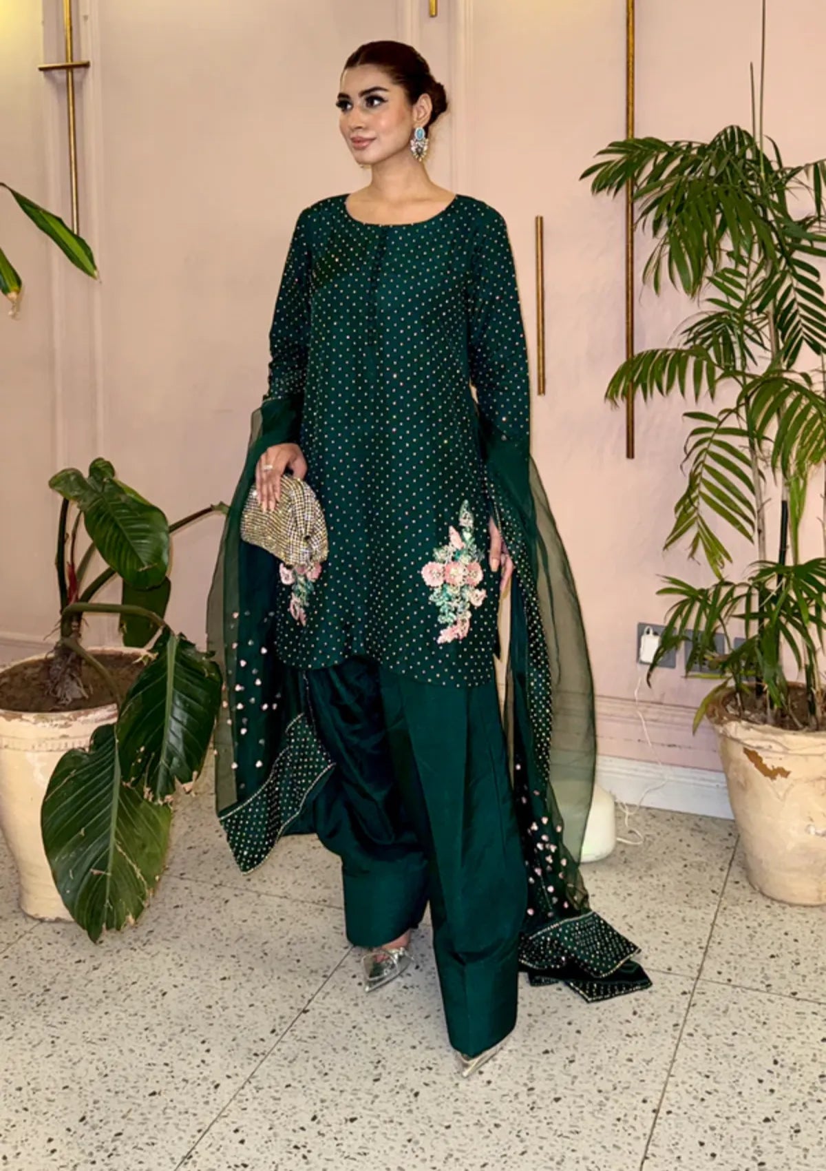 mohsin-saeed-fabrics-is-selling-online-and-in stores-Luxury-daily-wear-wedding-wear-formal-wear-in-budgeted-price-This-product-is-from-sidra-fahad-elianna25-sf-229-is-available-on-Mohsin-saeed-fabrics-website.