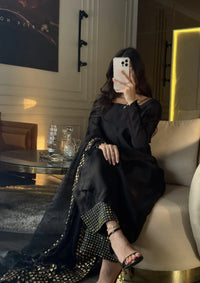 mohsin-saeed-fabrics-is-selling-online-and-in stores-Luxury-daily-wear-wedding-wear-formal-wear-in-budgeted-price-This-product-is-from-sidra-fahad-elianna25-sf-214-is-available-on-Mohsin-saeed-fabrics-website.