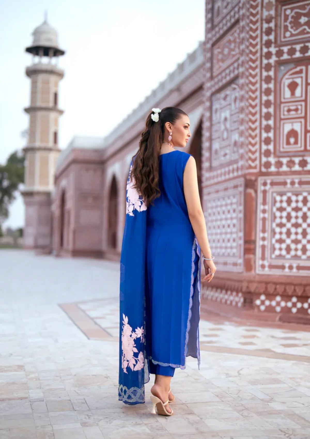 mohsin-saeed-fabrics-is-selling-online-and-in stores-Luxury-daily-wear-wedding-wear-formal-wear-in-budgeted-price-This-product-is-from-sidra-fahad-noor-e-jahan-luxury-formal25-sf-270-is-available-on-Mohsin-saeed-fabrics-website.