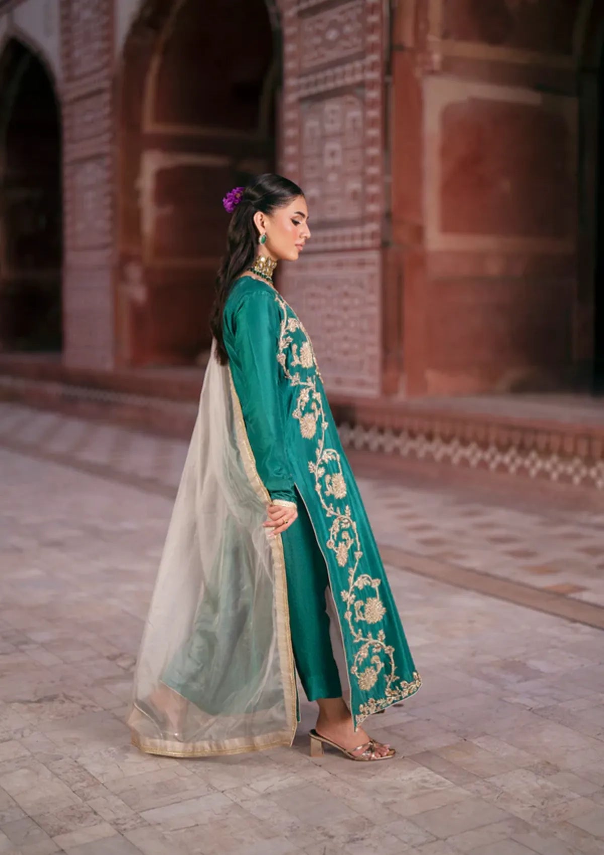 mohsin-saeed-fabrics-is-selling-online-and-in stores-Luxury-daily-wear-wedding-wear-formal-wear-in-budgeted-price-This-product-is-from-sidra-fahad-noor-e-jahan-luxury-formal25-sf-268-is-available-on-Mohsin-saeed-fabrics-website.