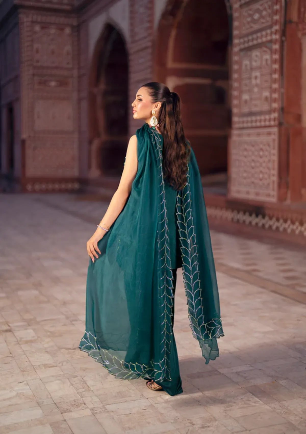 mohsin-saeed-fabrics-is-selling-online-and-in stores-Luxury-daily-wear-wedding-wear-formal-wear-in-budgeted-price-This-product-is-from-sidra-fahad-noor-e-jahan-luxury-formal25-sf-267-is-available-on-Mohsin-saeed-fabrics-website.