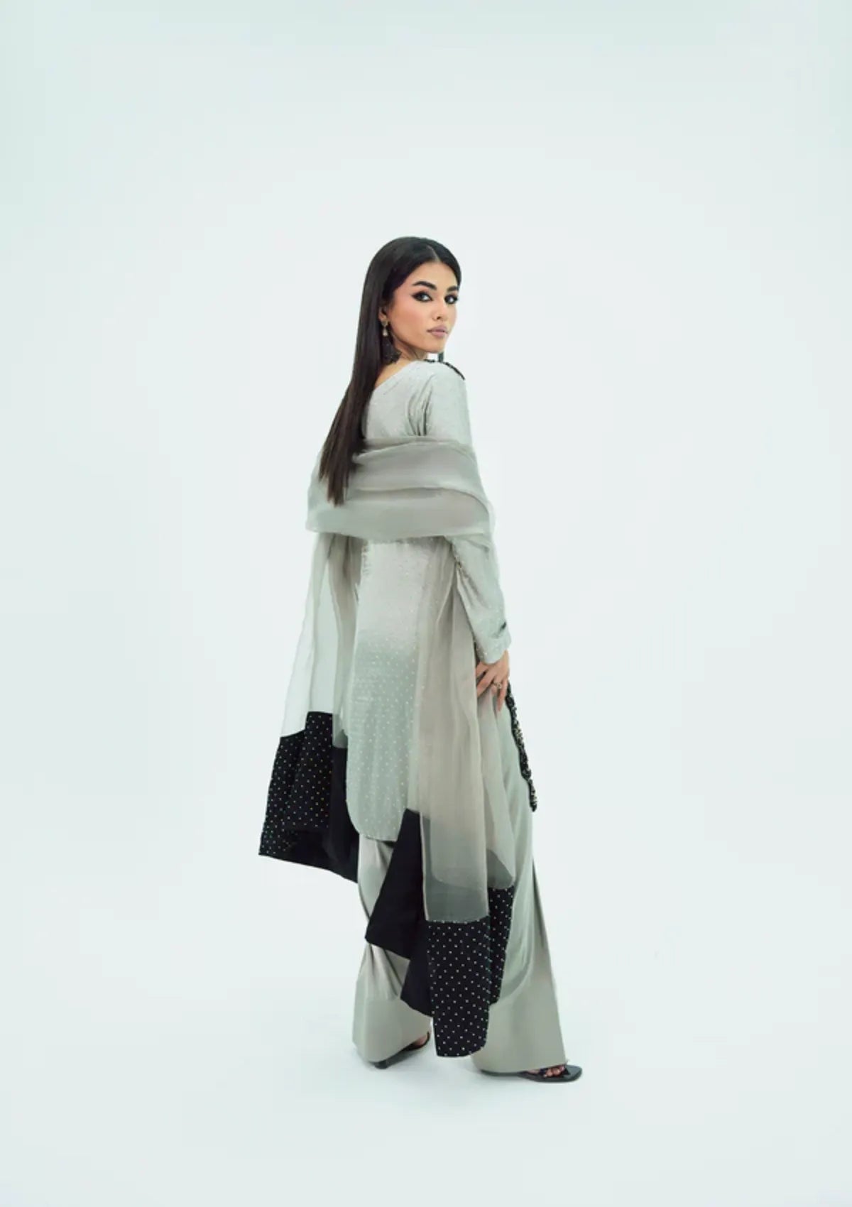 mohsin-saeed-fabrics-is-selling-online-and-in stores-Luxury-daily-wear-wedding-wear-formal-wear-in-budgeted-price-This-product-is-from-sidra-fahad-noor-e-jahan-luxury-formal25-sf-265-is-available-on-Mohsin-saeed-fabrics-website.