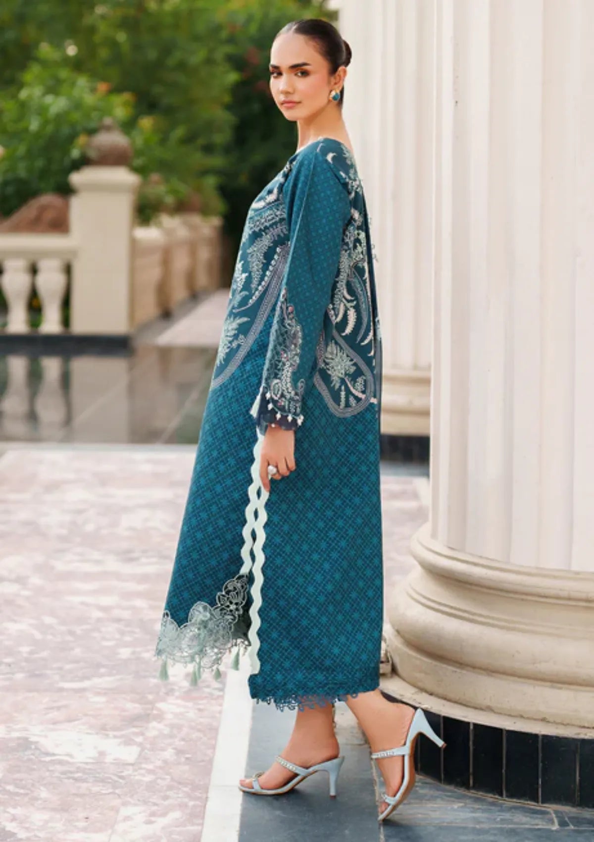 mohsin-saeed-fabrics-affordable-luxury-outfits-for-daily-formal-and-wedding-wear-This-product-is-from-parishay-ivy-bloom-winter-edit25-ivy-06-is-available-on-Mohsin-saeed-fabrics-website.