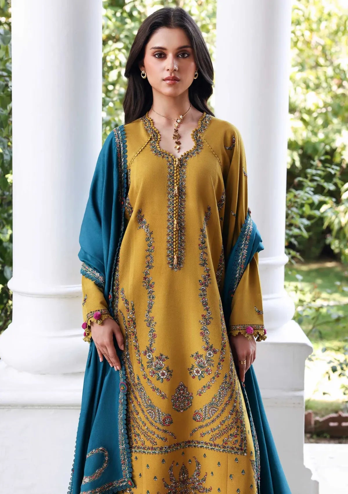 Republic Amaris Luxury Shawl'25 D-12 Ilyria