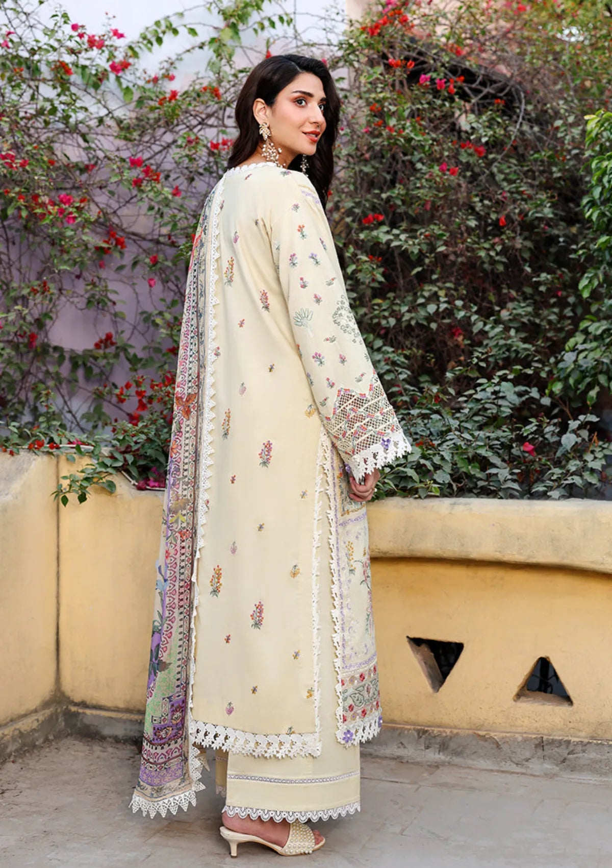 Roheenaz Summer Reverie Luxury Lawn'26 D-209 Isolde